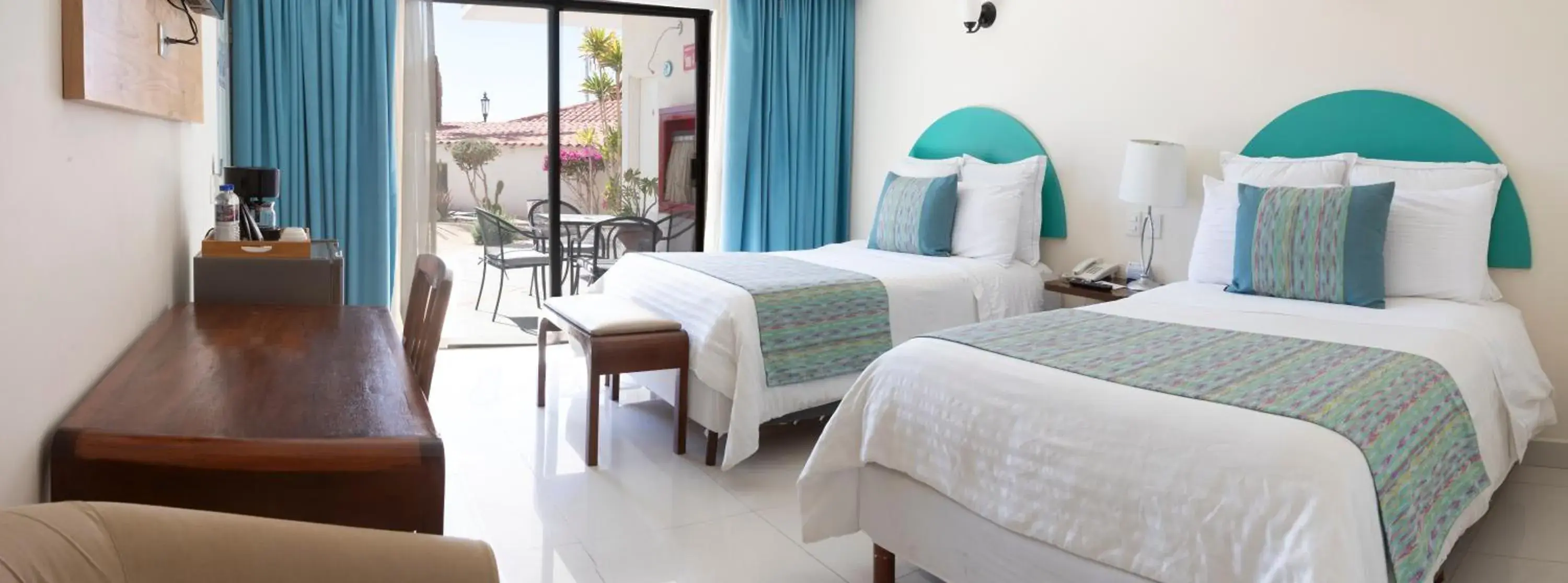 Twin Room with Pool View in The Westmarine Waterfront Hotel Twin Room with Pool View in The Westmarine Waterfront Hotel