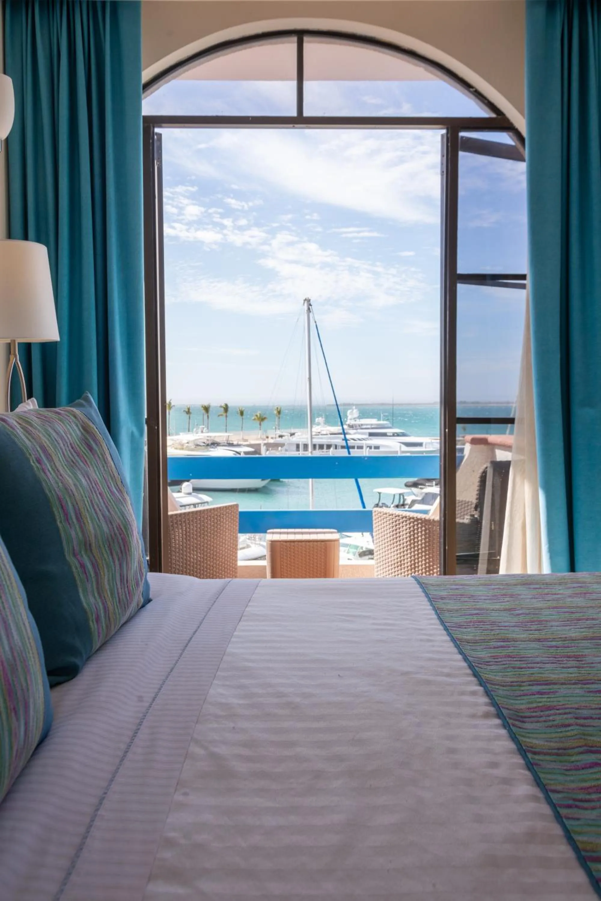 Sea view, Bed in The Westmarine Waterfront Hotel
