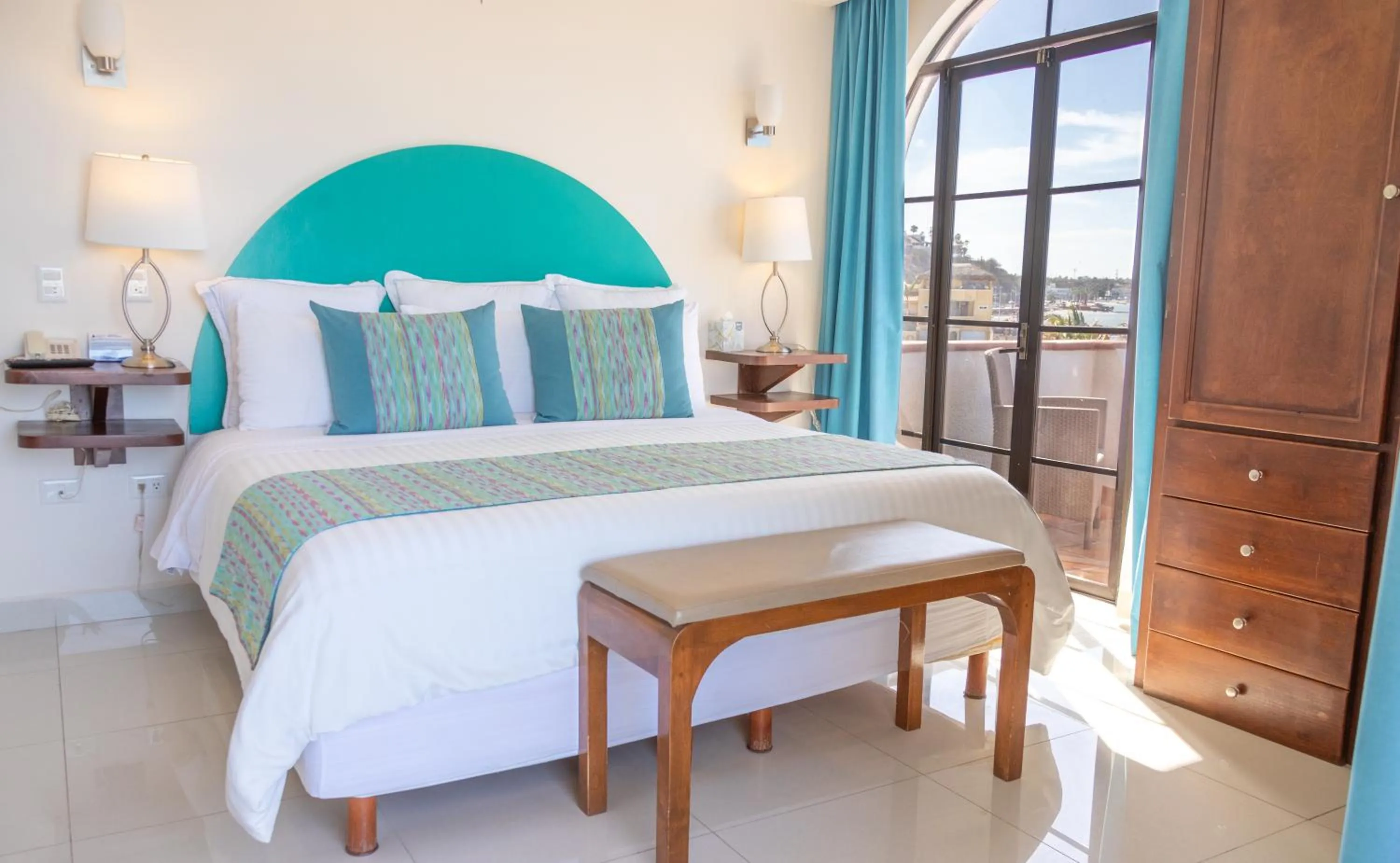 Bed in The Westmarine Waterfront Hotel