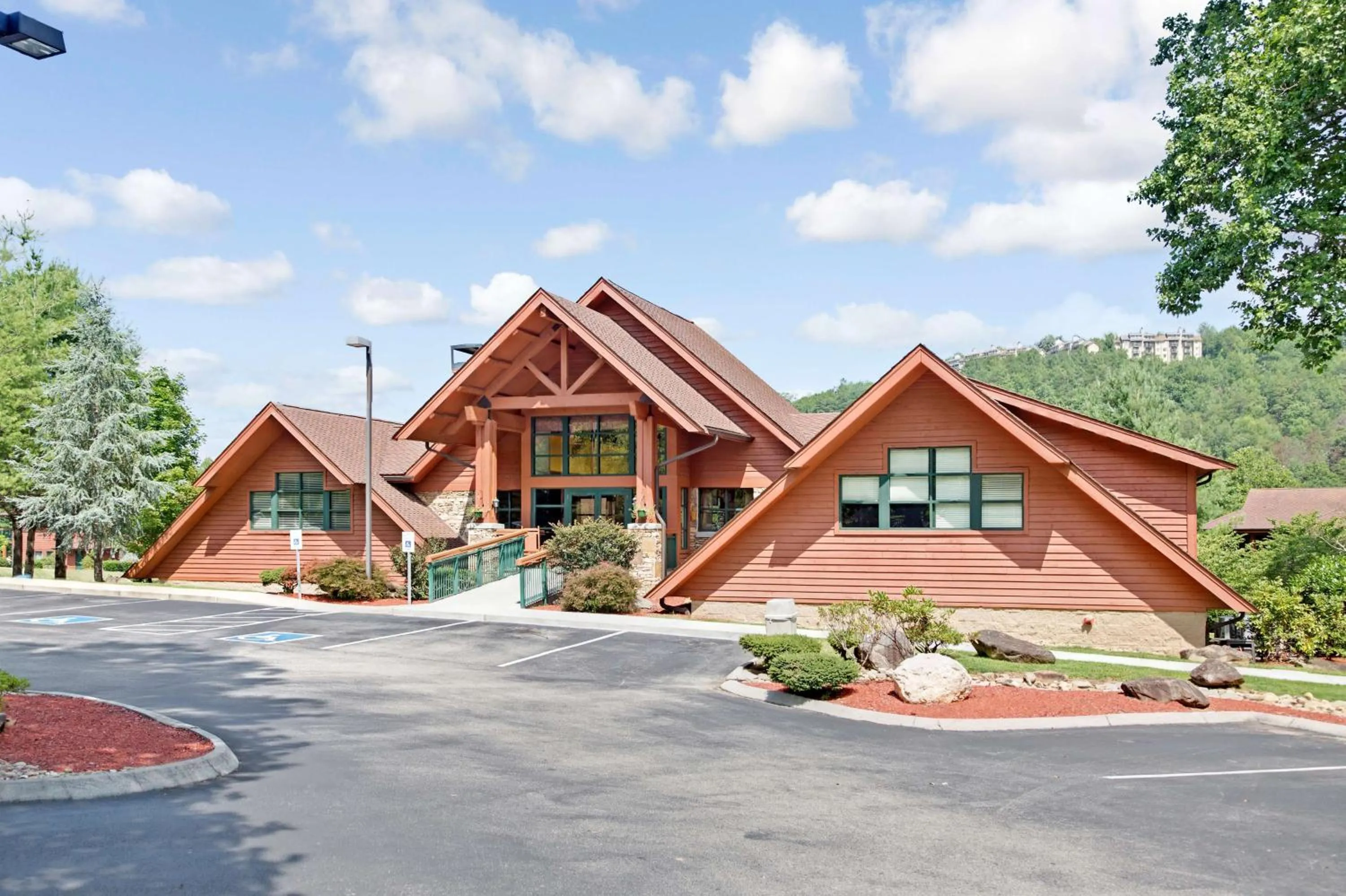 Property building in Hilton Vacation Club Bent Creek Golf Village Gatlinburg