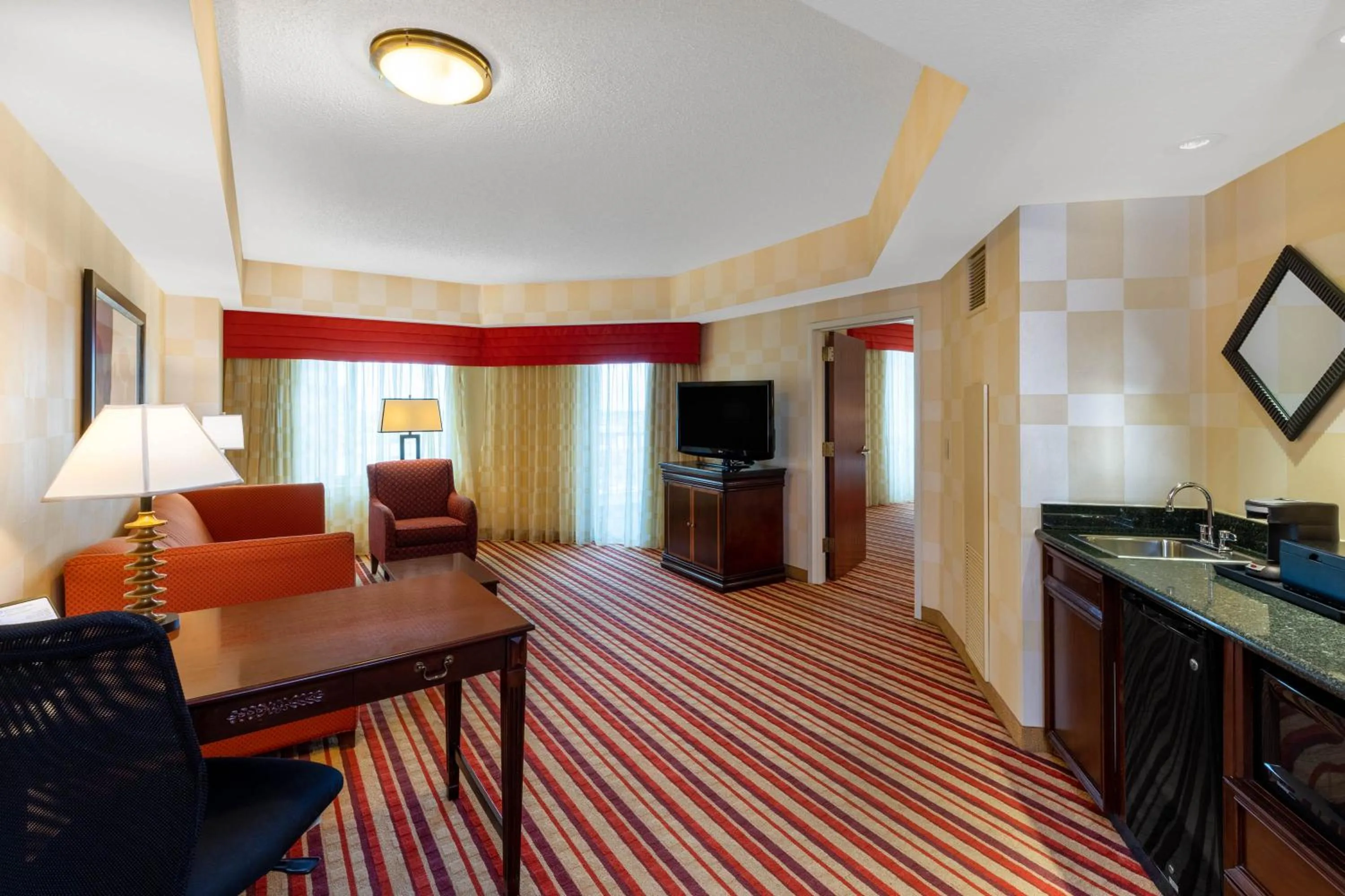 Living room in Wyndham Grand Oklahoma City Downtown