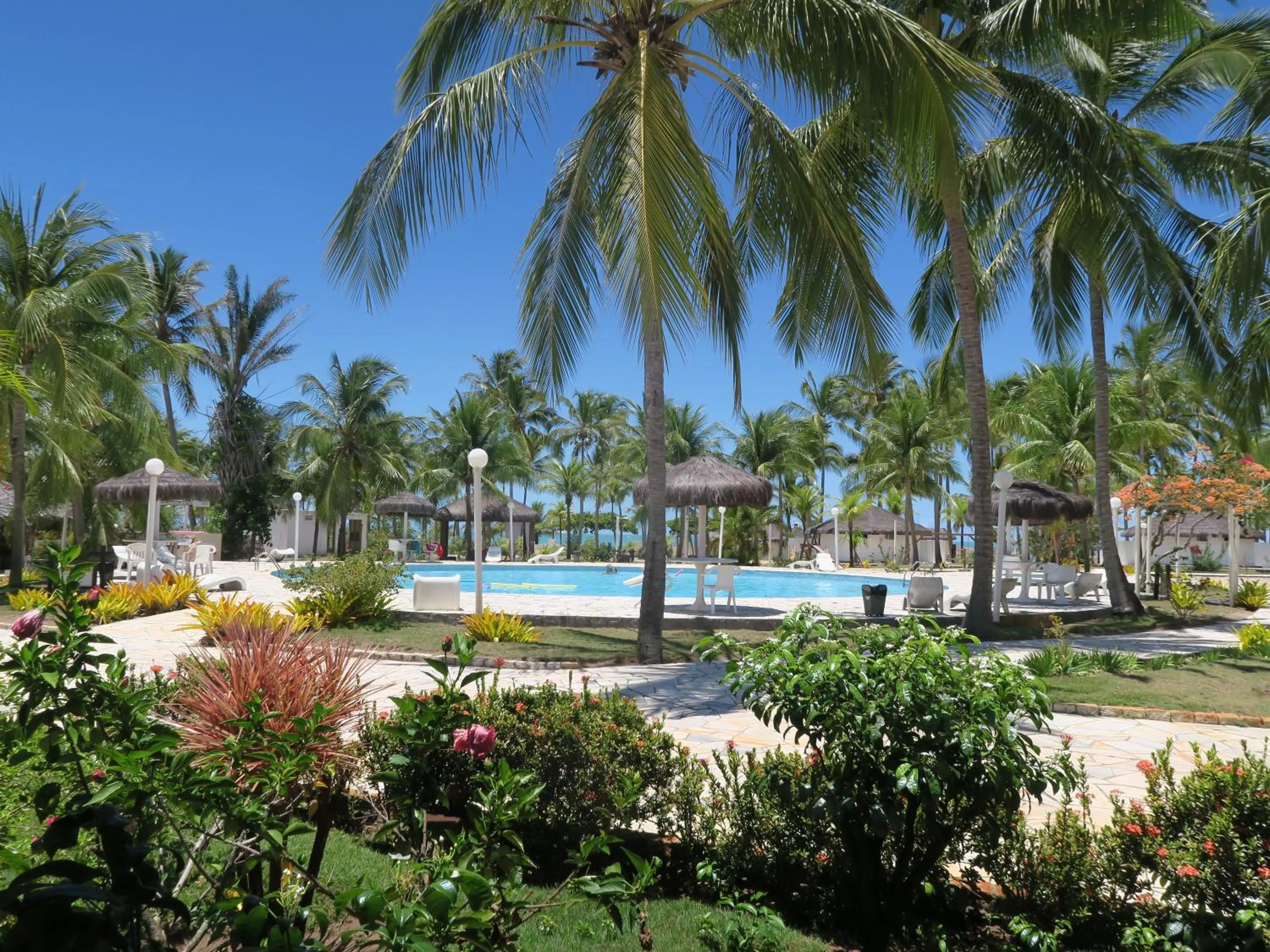 Pool view in Hotel Marina Porto Abrolhos