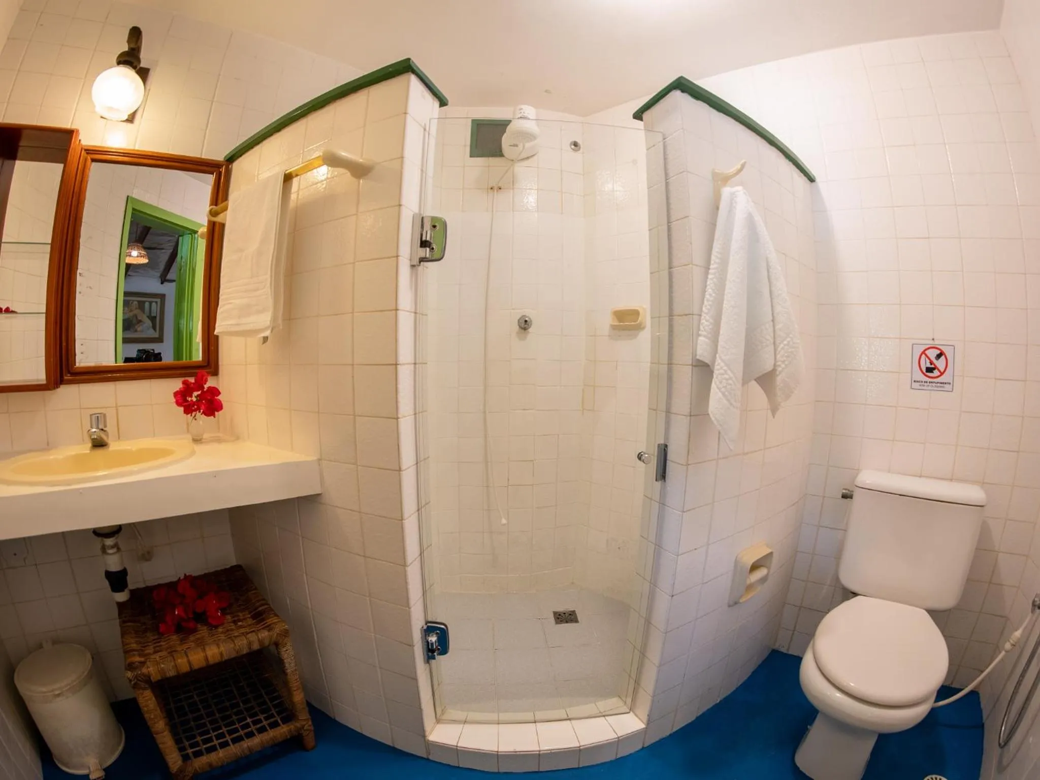 Bathroom in Hotel Marina Porto Abrolhos