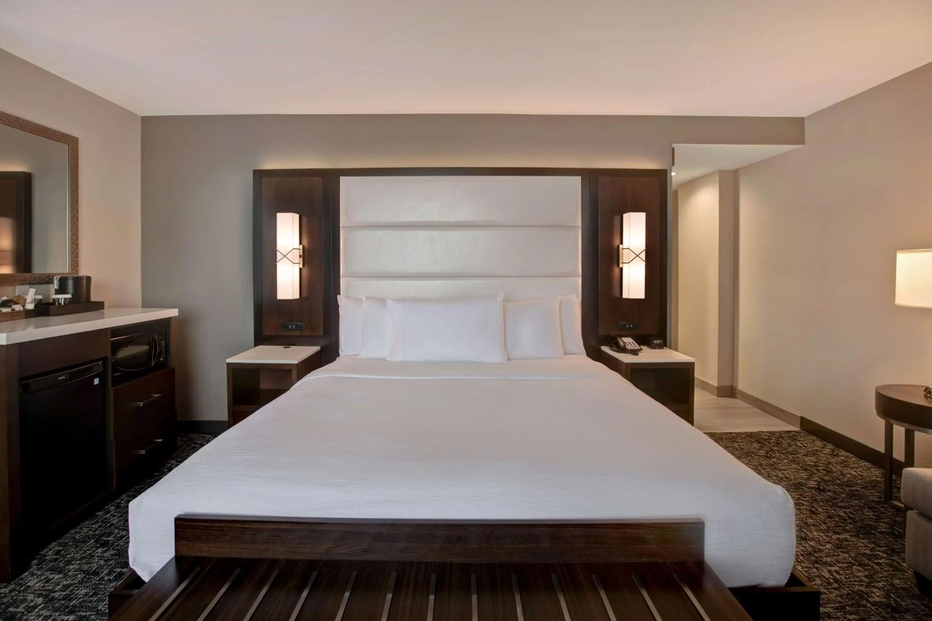 Bed in Embassy Suites By Hilton Oklahoma City Northwest