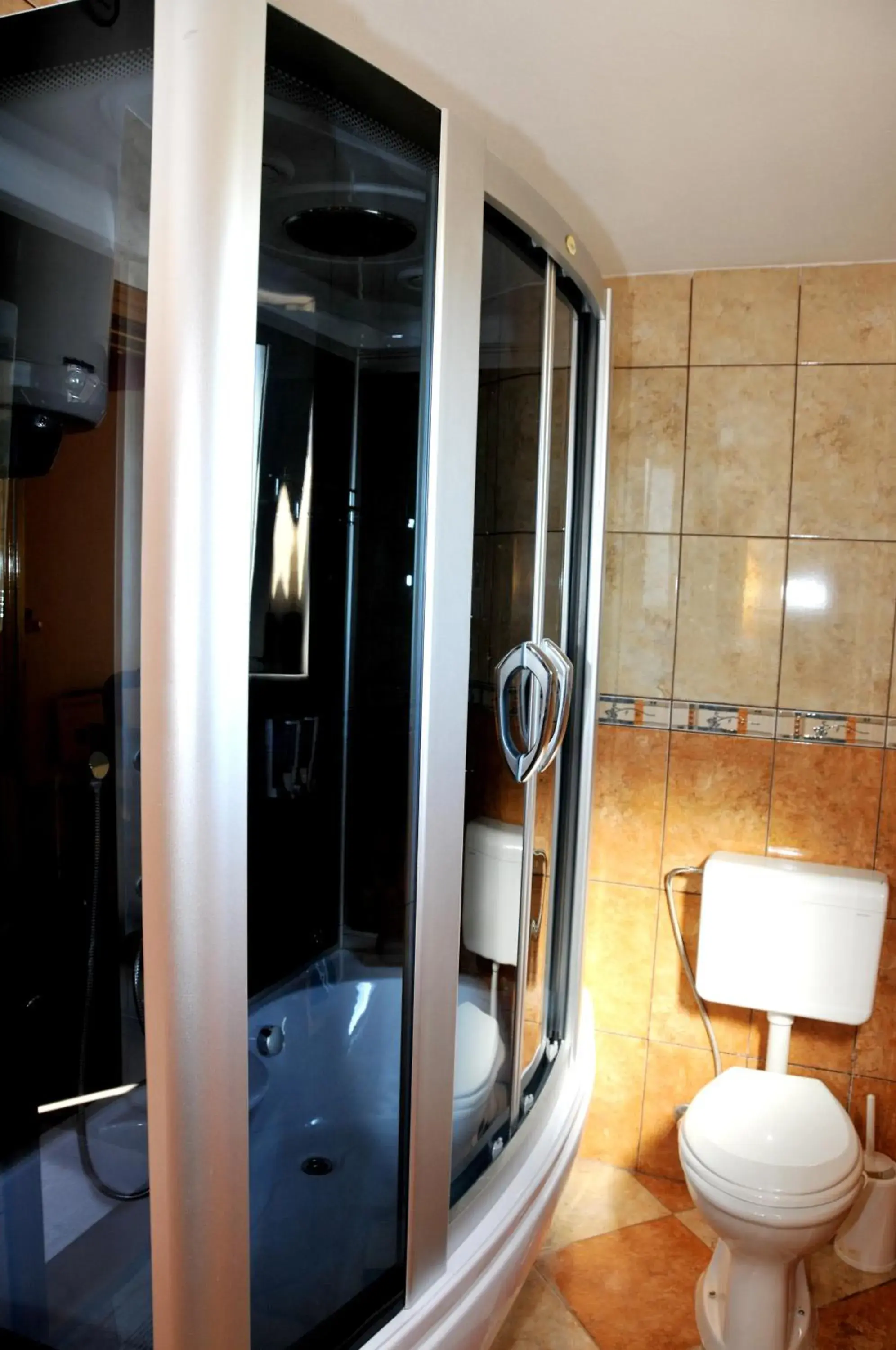 Luxury Two-Bedroom Apartment with Spa Bath and Terrace in Aparthotel Villa Primafila Luxury Two-Bedroom Apartment with Spa Bath and Terrace in Aparthotel Villa Primafila