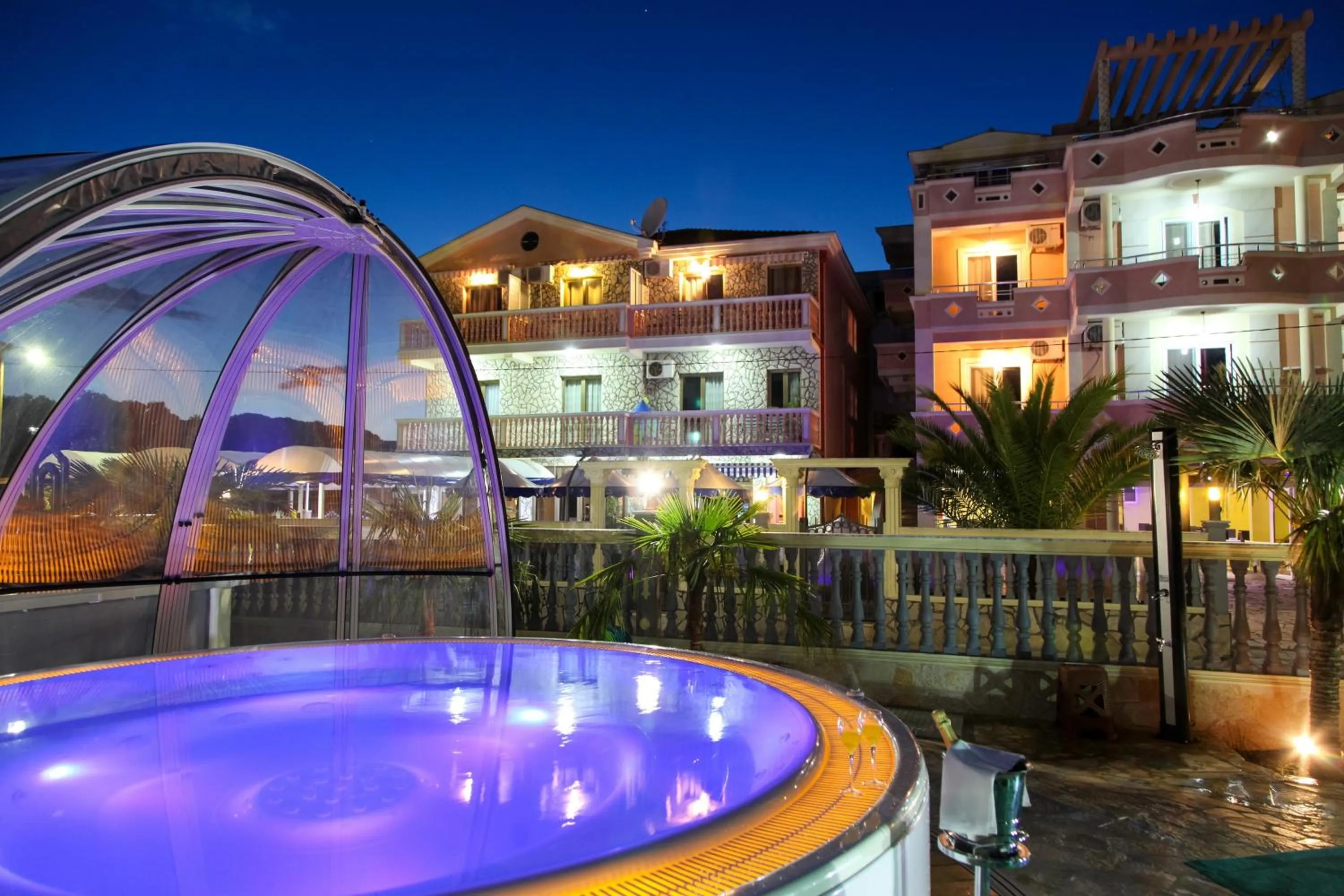 Pool view in Aparthotel Villa Primafila
