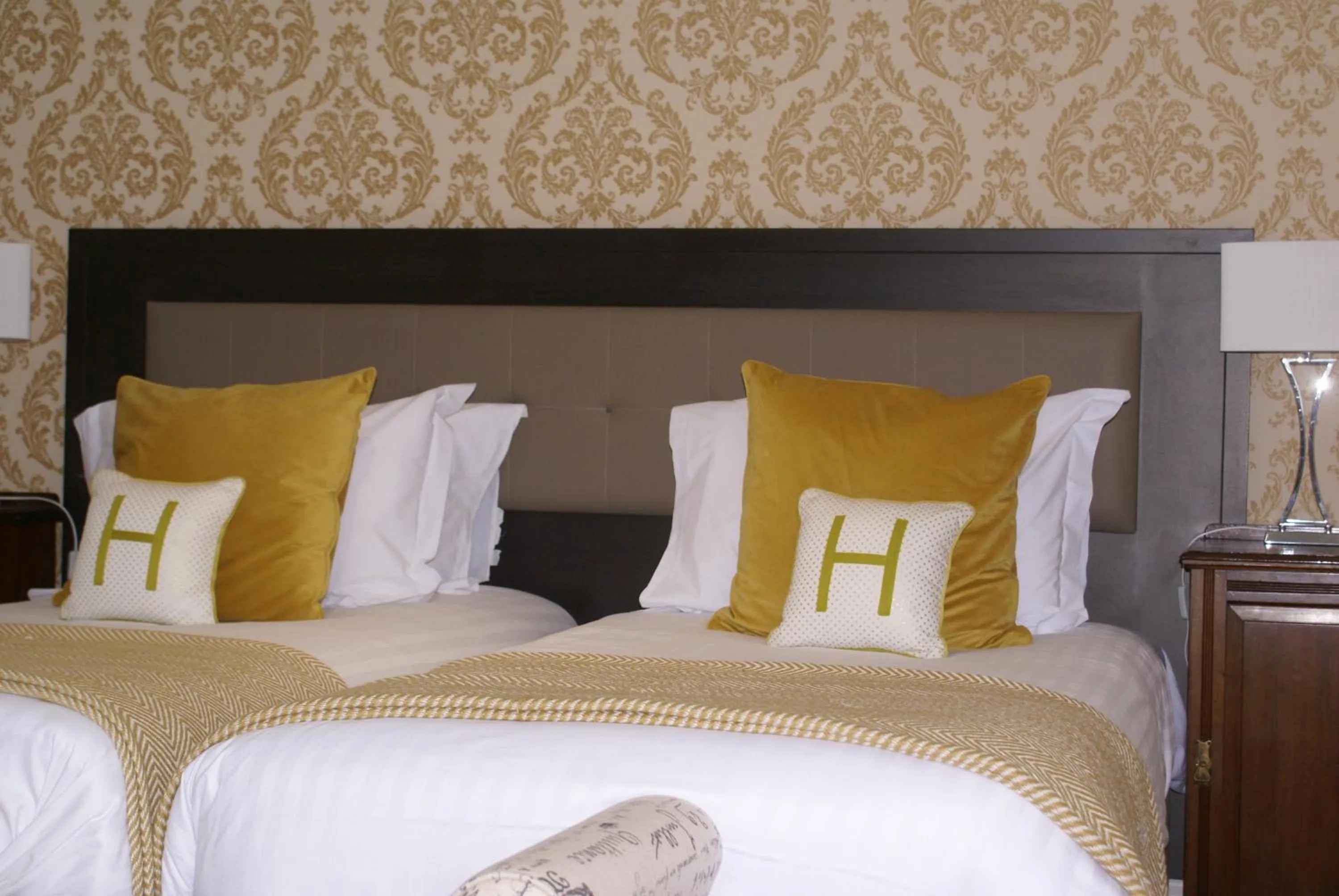 Bedroom, Bed in Haley's Hotel