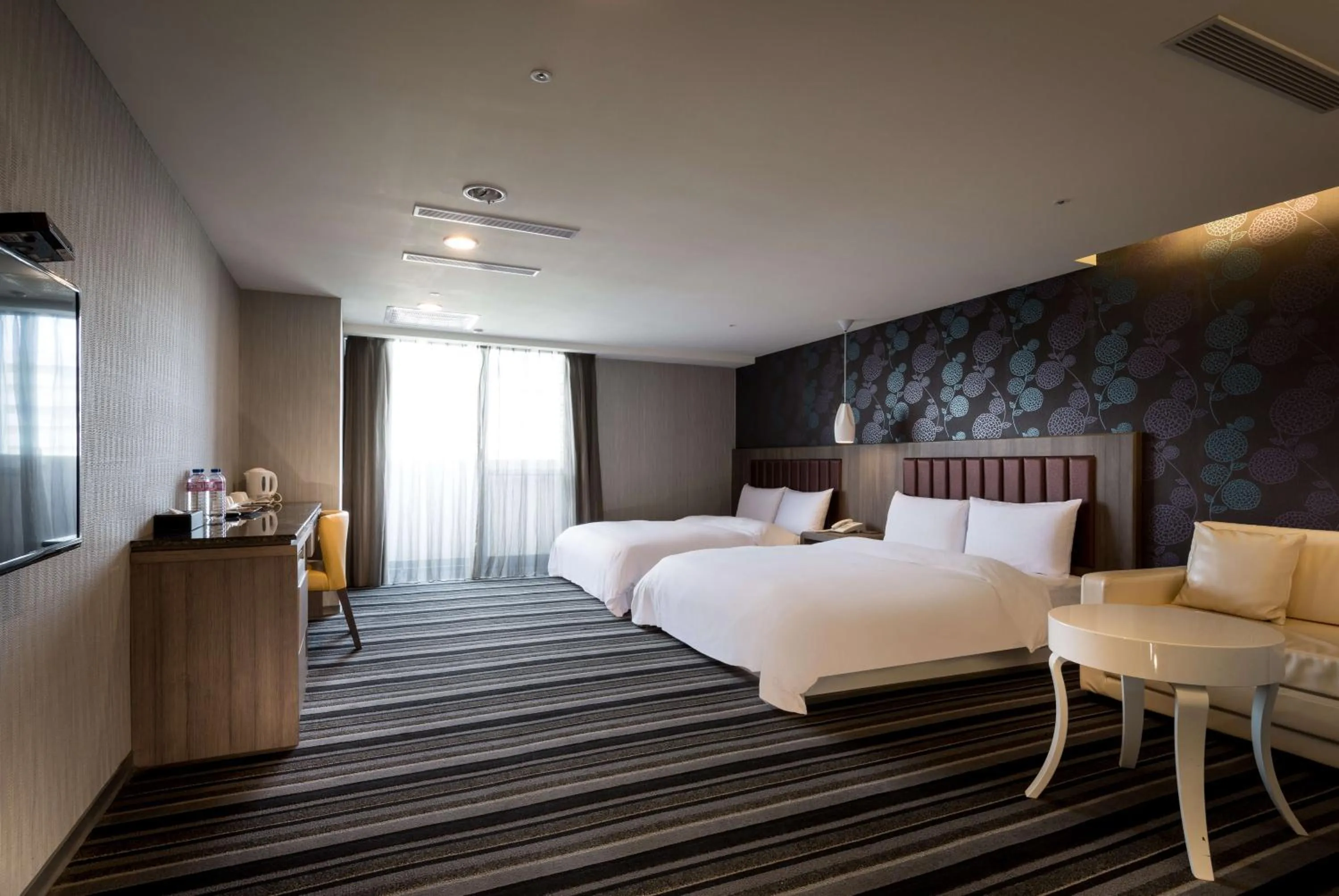 Living room, Bed in JUNG-ZAW BUSSINESS HOTEL