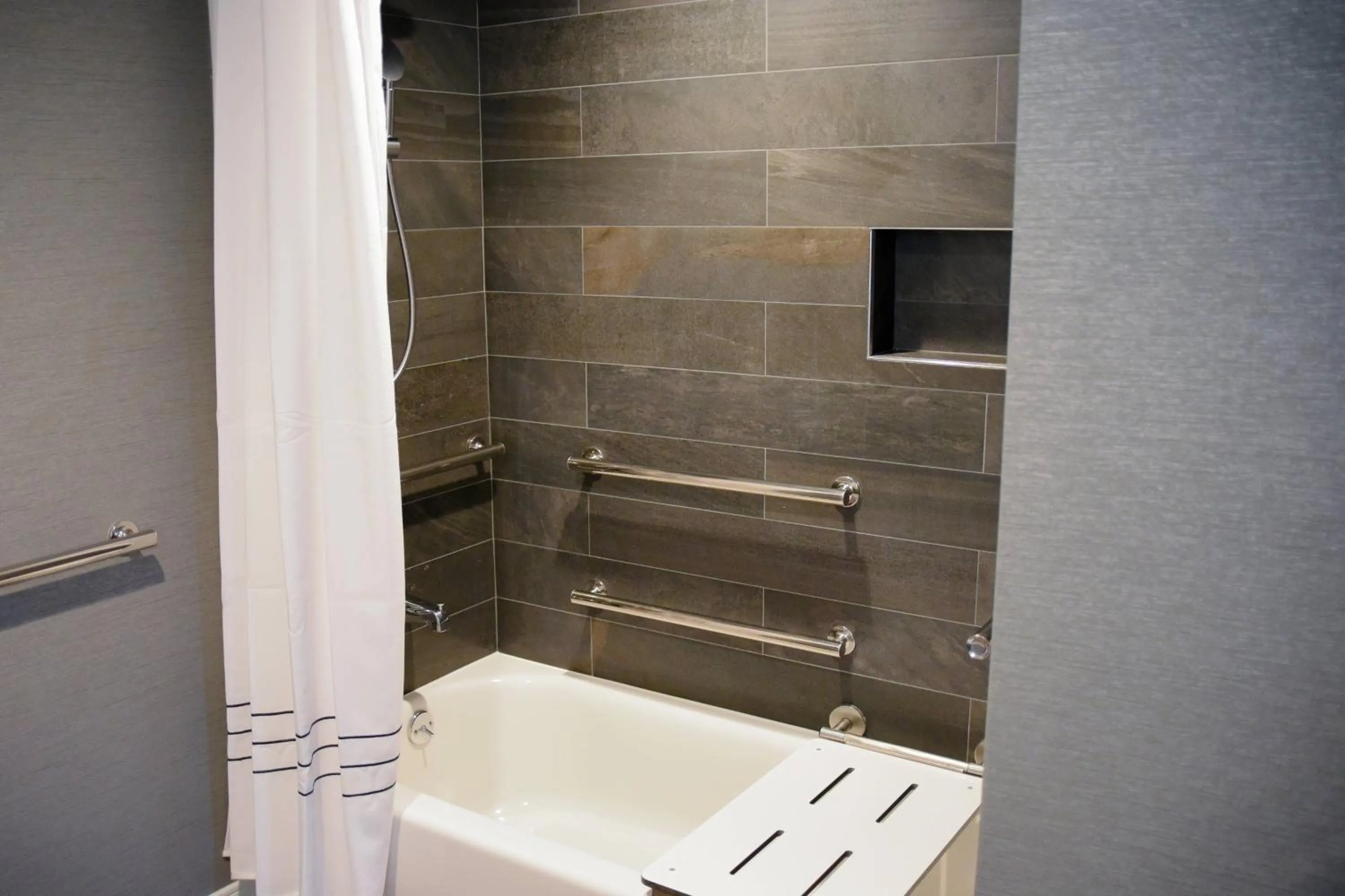 Bathroom in Omaha Marriott