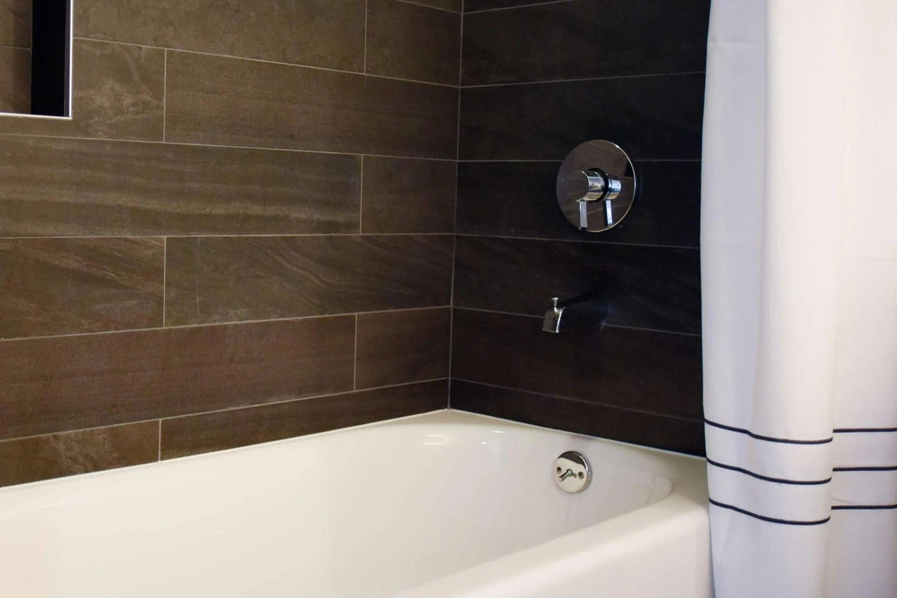 Bathroom in Omaha Marriott