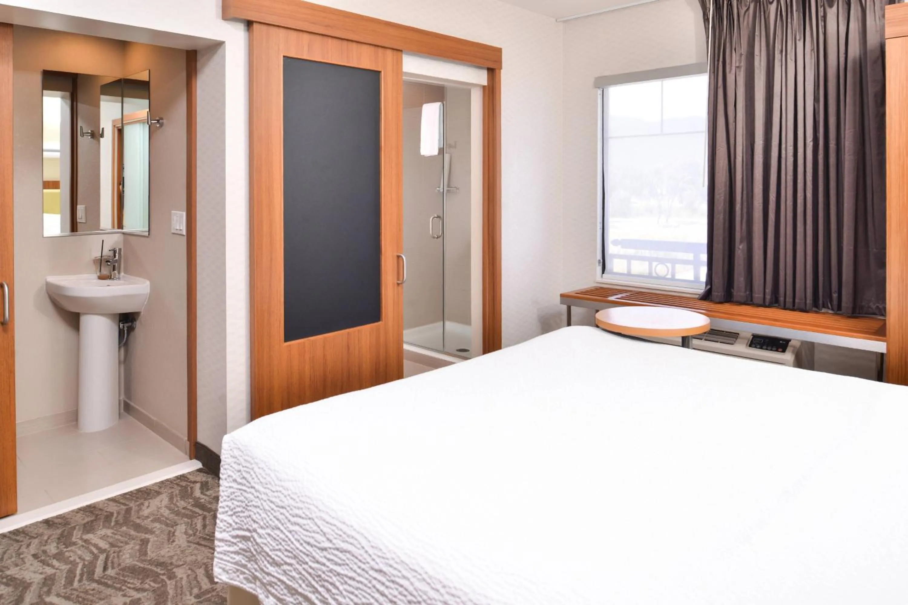 Bedroom, Bed in SpringHill Suites Temecula Valley Wine Country