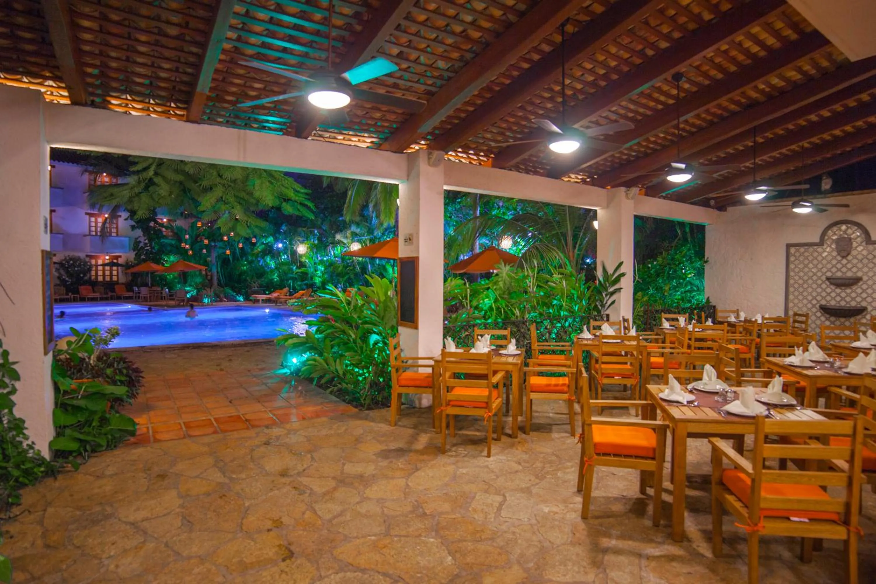 Restaurant/places to eat in Villa Blanca Huatulco