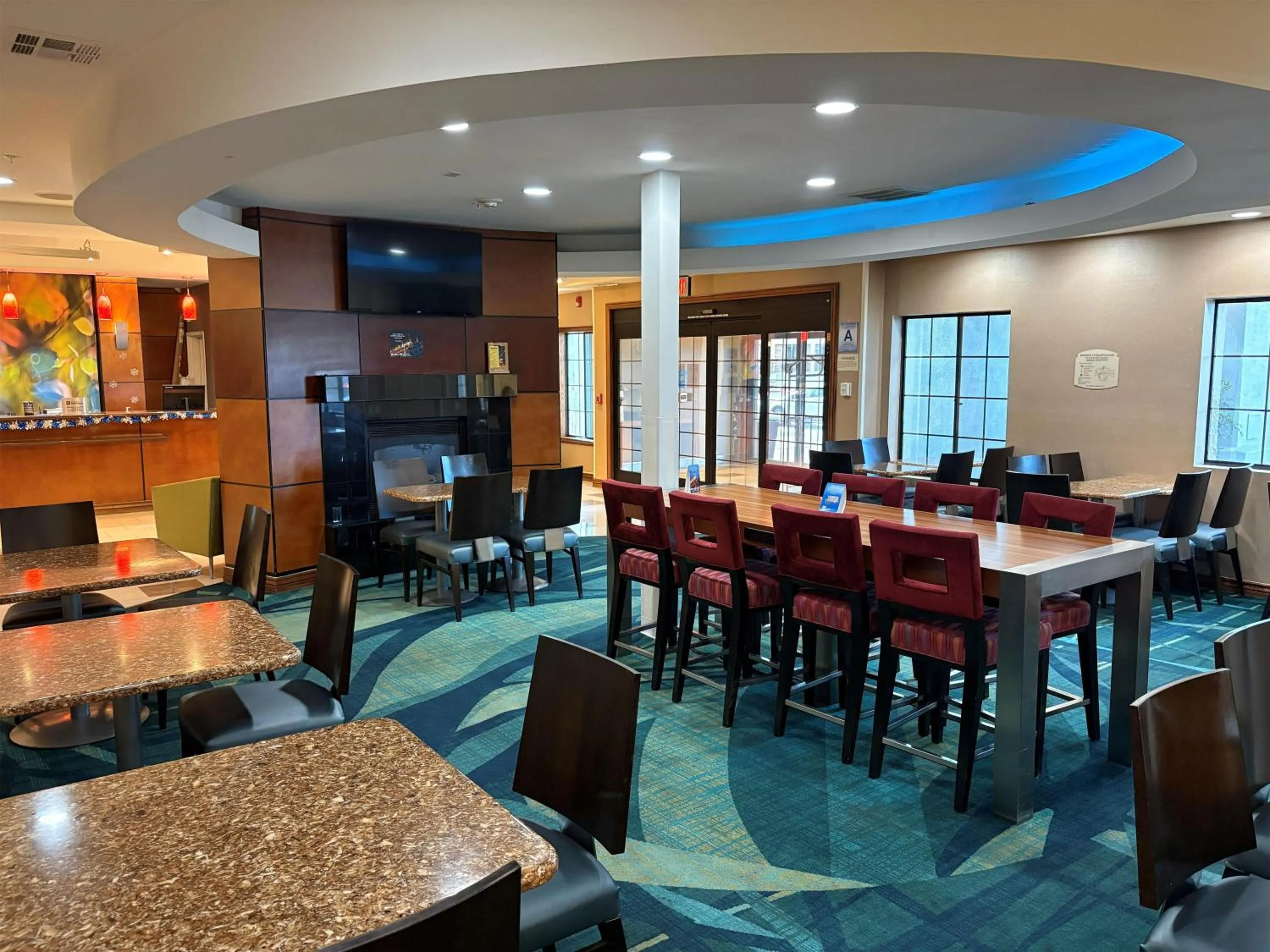 Lobby or reception in Best Western Hesperia-Victorville Suites