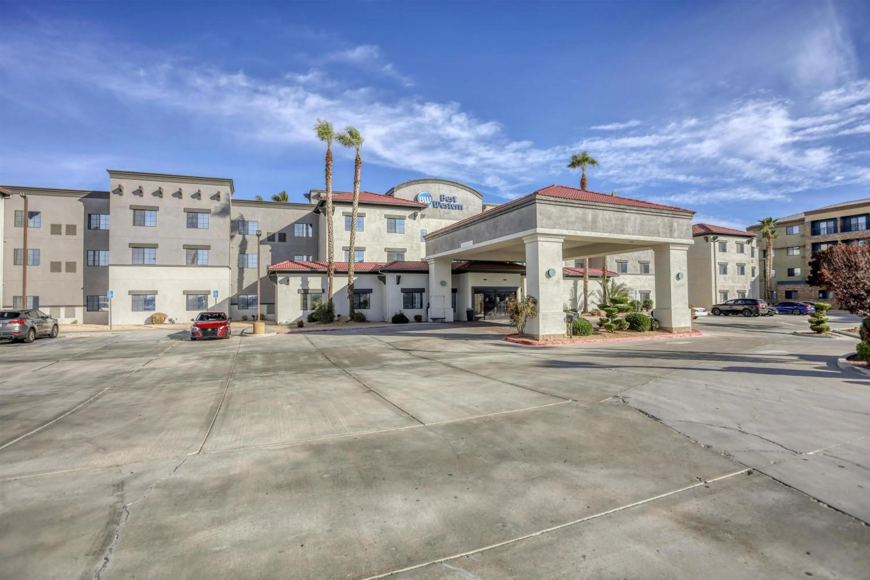 Property building in Best Western Hesperia-Victorville Suites