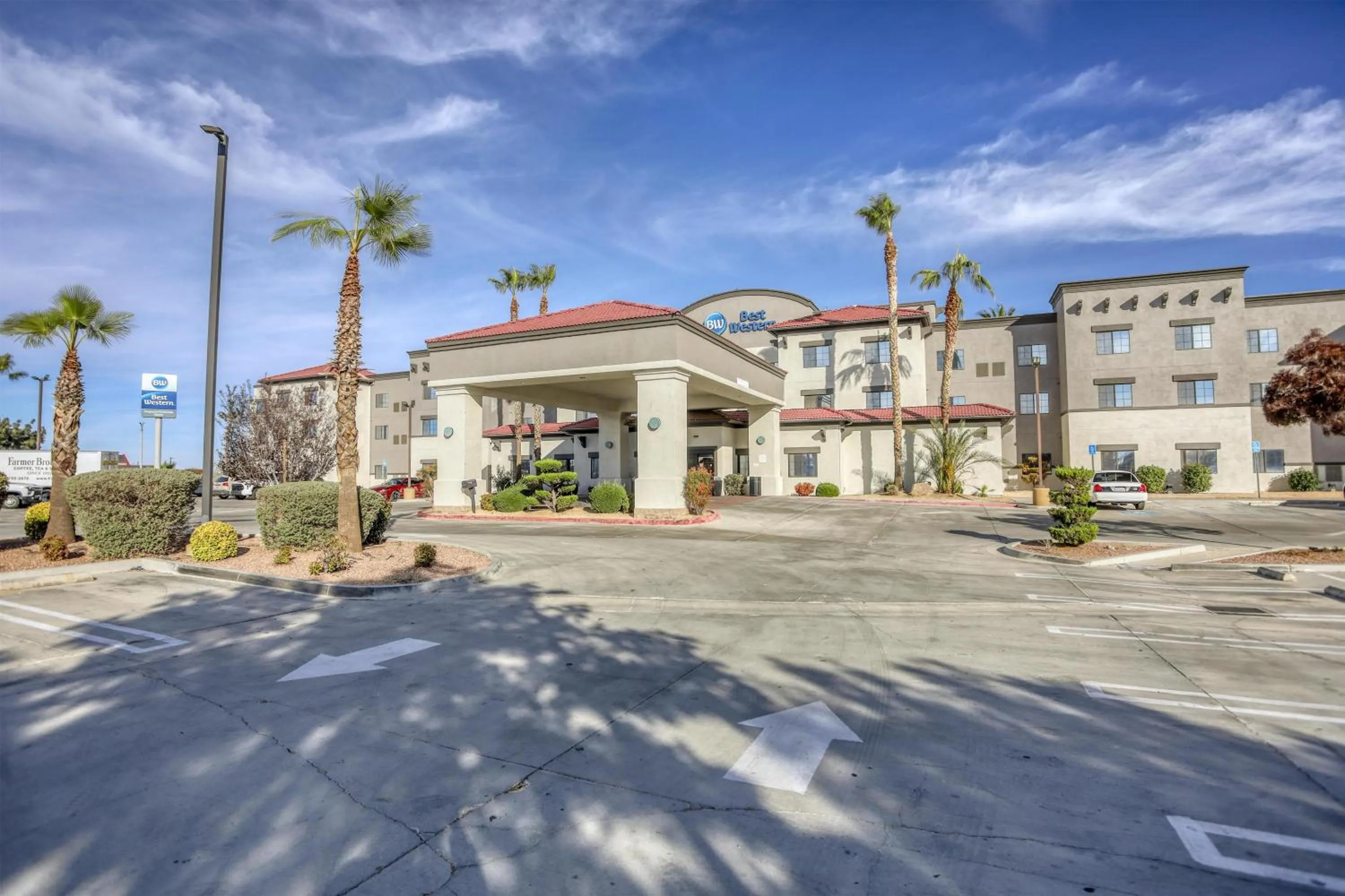 Property building in Best Western Hesperia-Victorville Suites