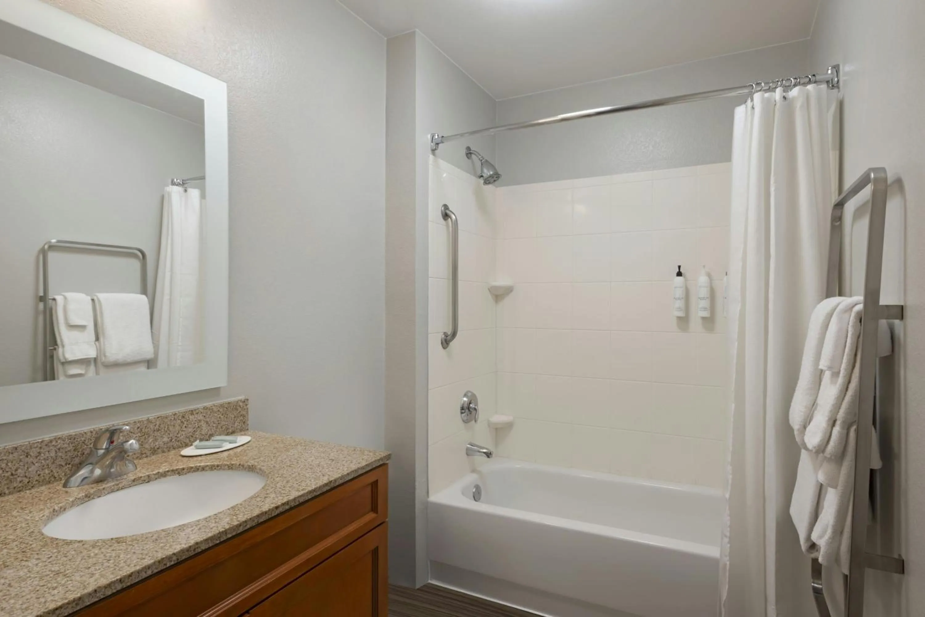 Bathroom in TownePlace Suites by Marriott Ontario Airport