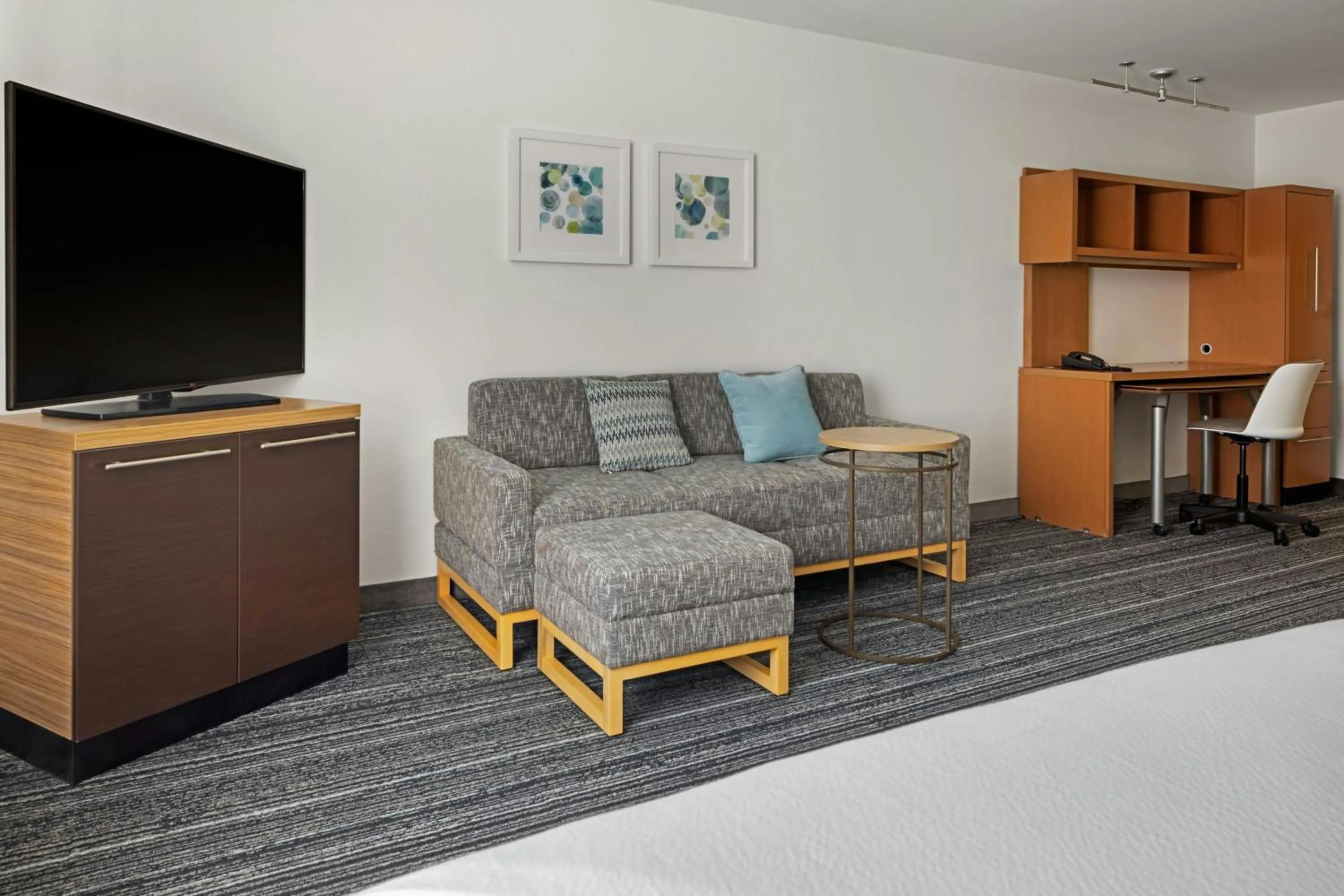 Bedroom in TownePlace Suites by Marriott Ontario Airport
