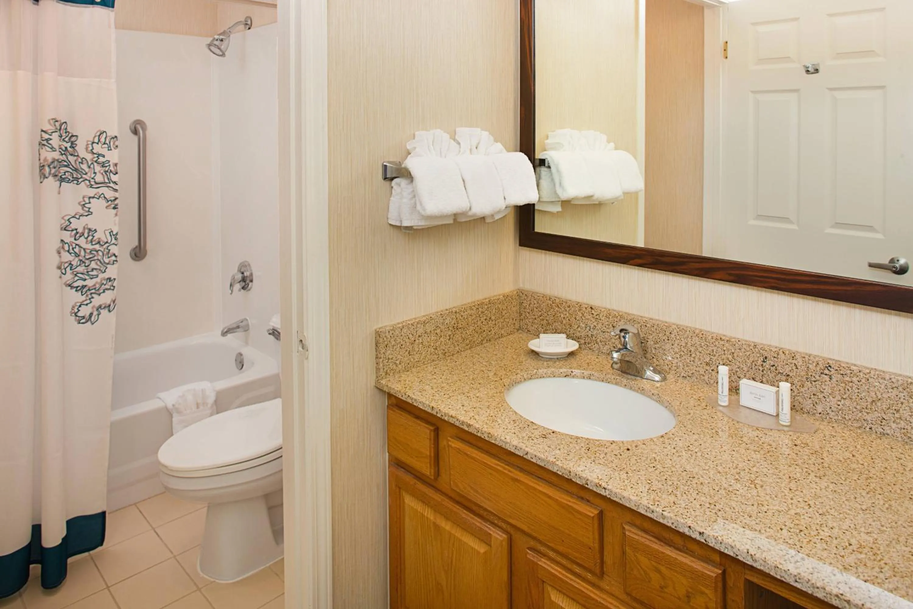 Bathroom in Residence Inn Ontario Airport