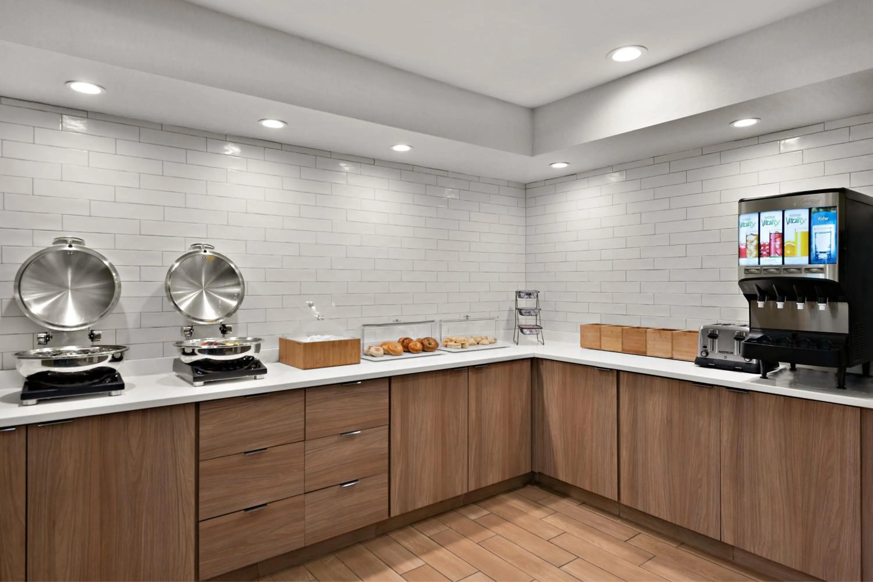 Breakfast in Fairfield by Marriott Inn & Suites Chesapeake