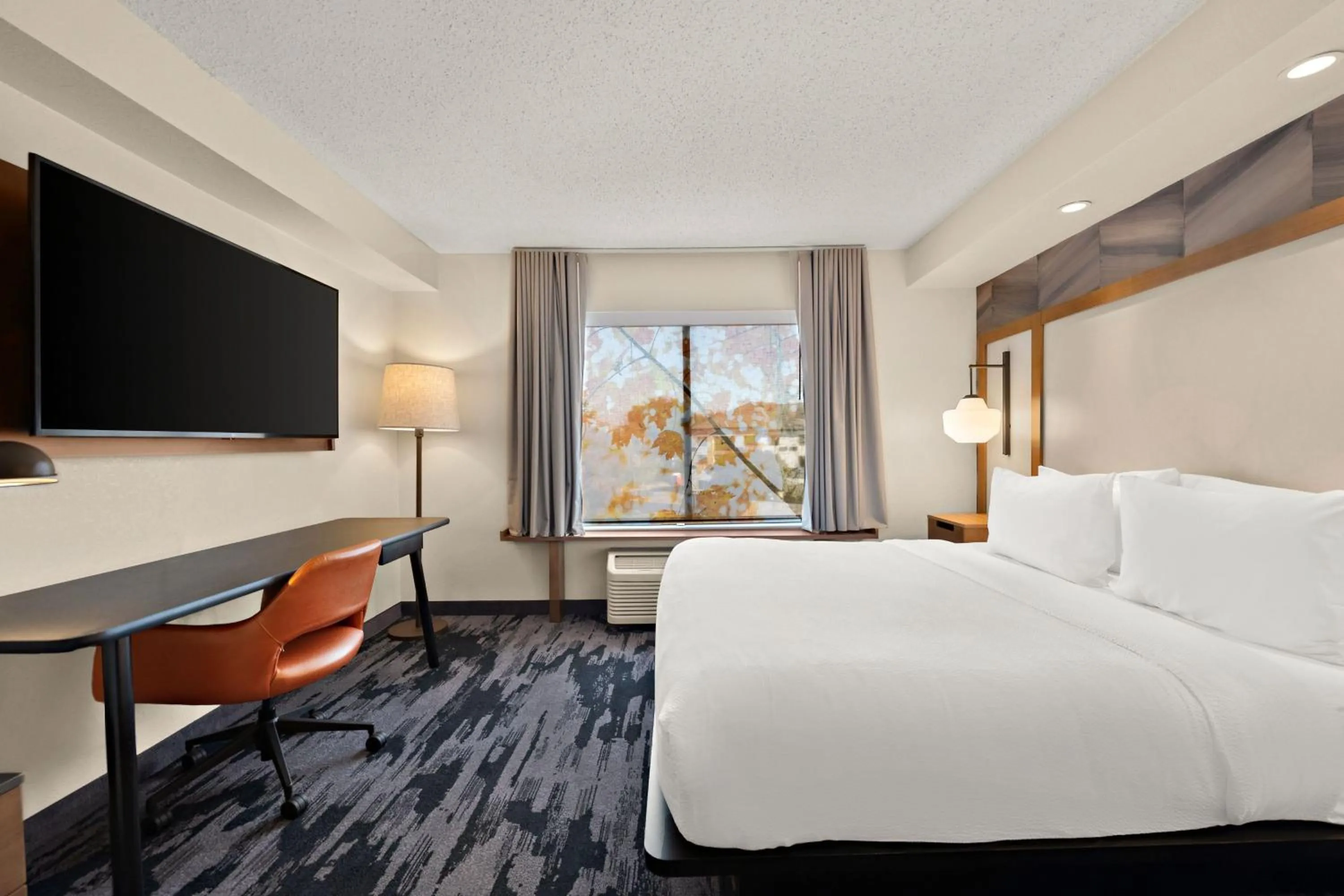 Photo of the whole room, Bed in Fairfield by Marriott Inn & Suites Chesapeake