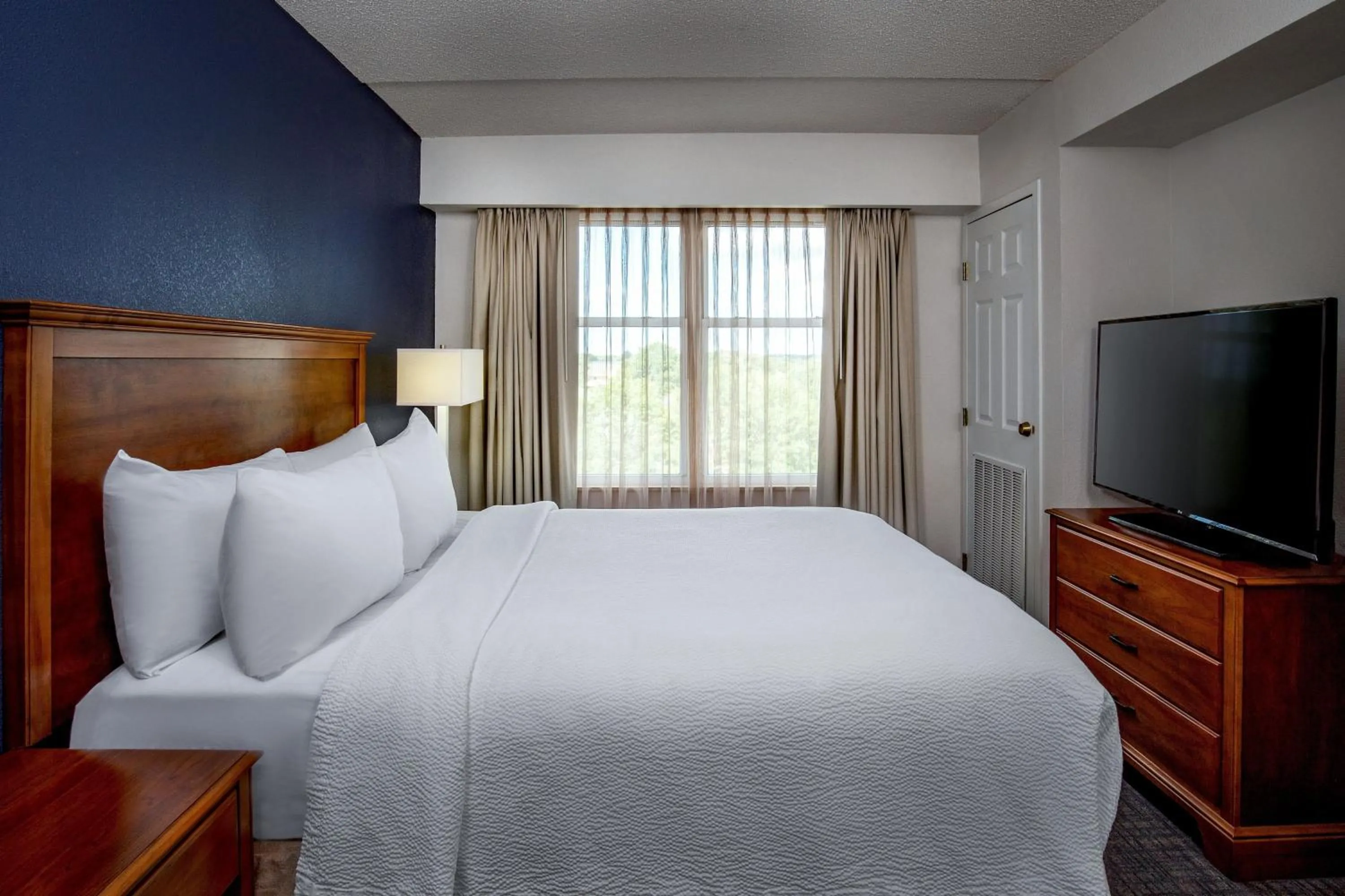 Bedroom, Bed in Residence Inn by Marriott Chesapeake Greenbrier