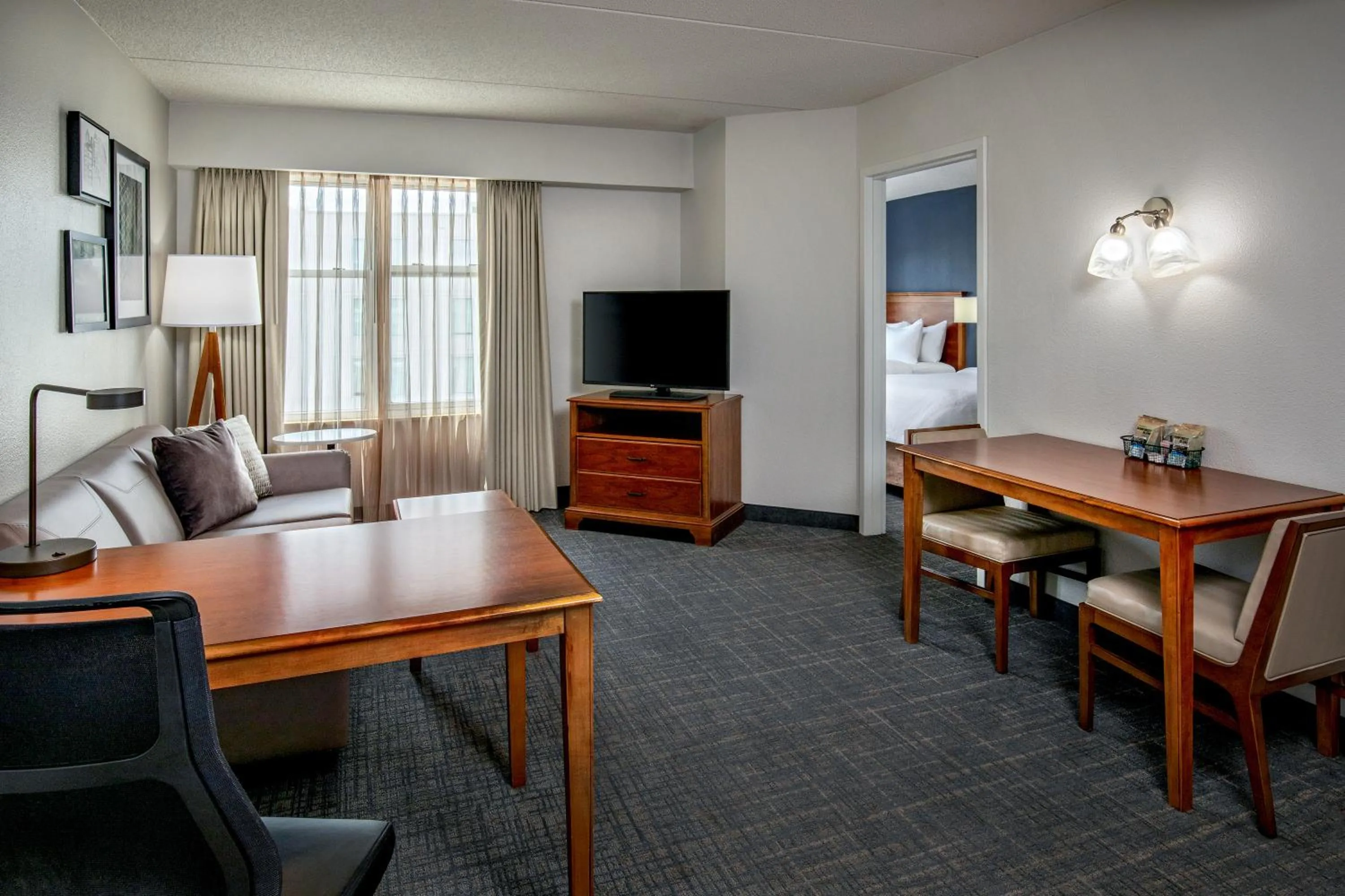 Communal lounge/ TV room in Residence Inn by Marriott Chesapeake Greenbrier