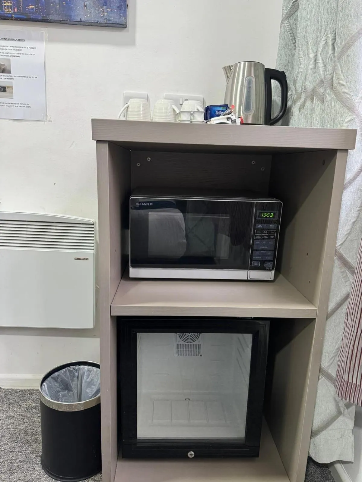 microwave in Abbey Hotel