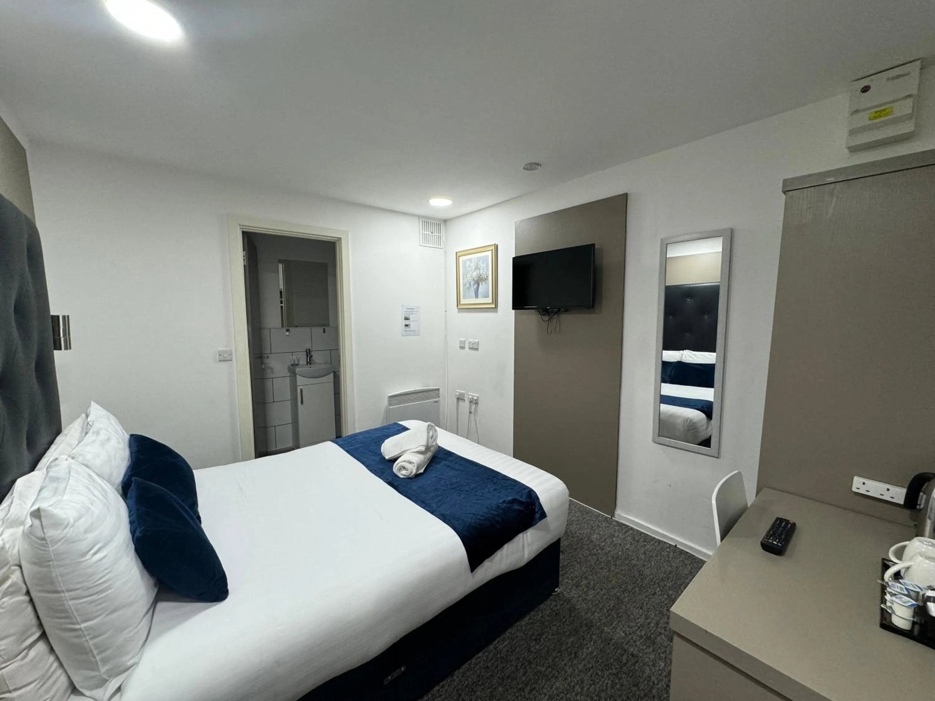 TV and multimedia, Bed in Abbey Hotel