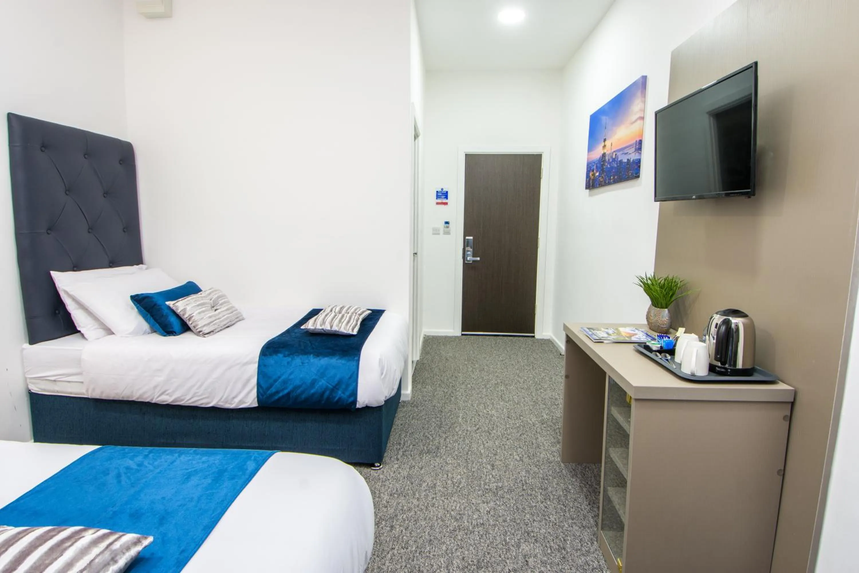 TV and multimedia, Bed in Abbey Hotel