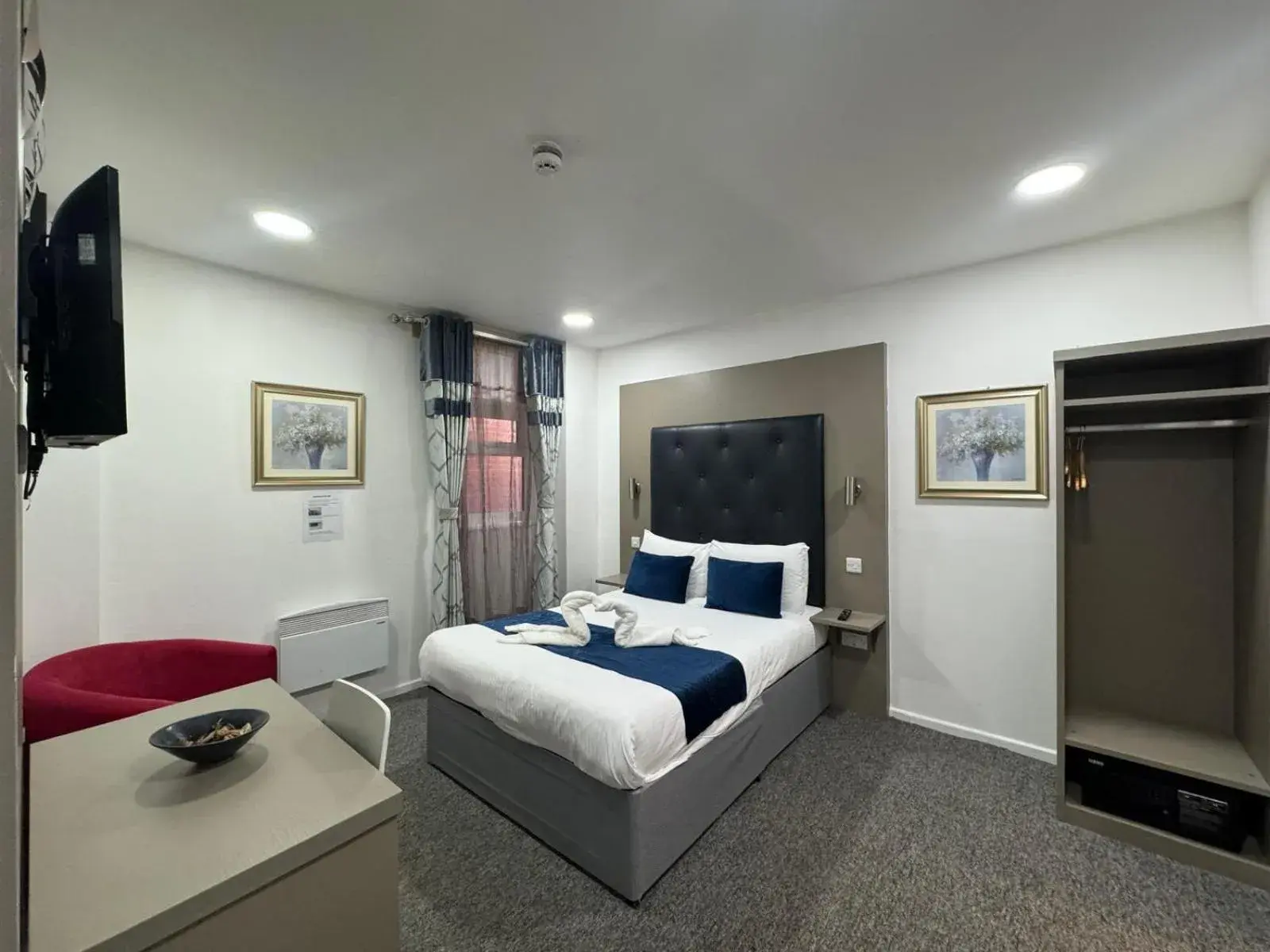 Executive Double Room with Lounge in Abbey Hotel Executive Double Room with Lounge in Abbey Hotel