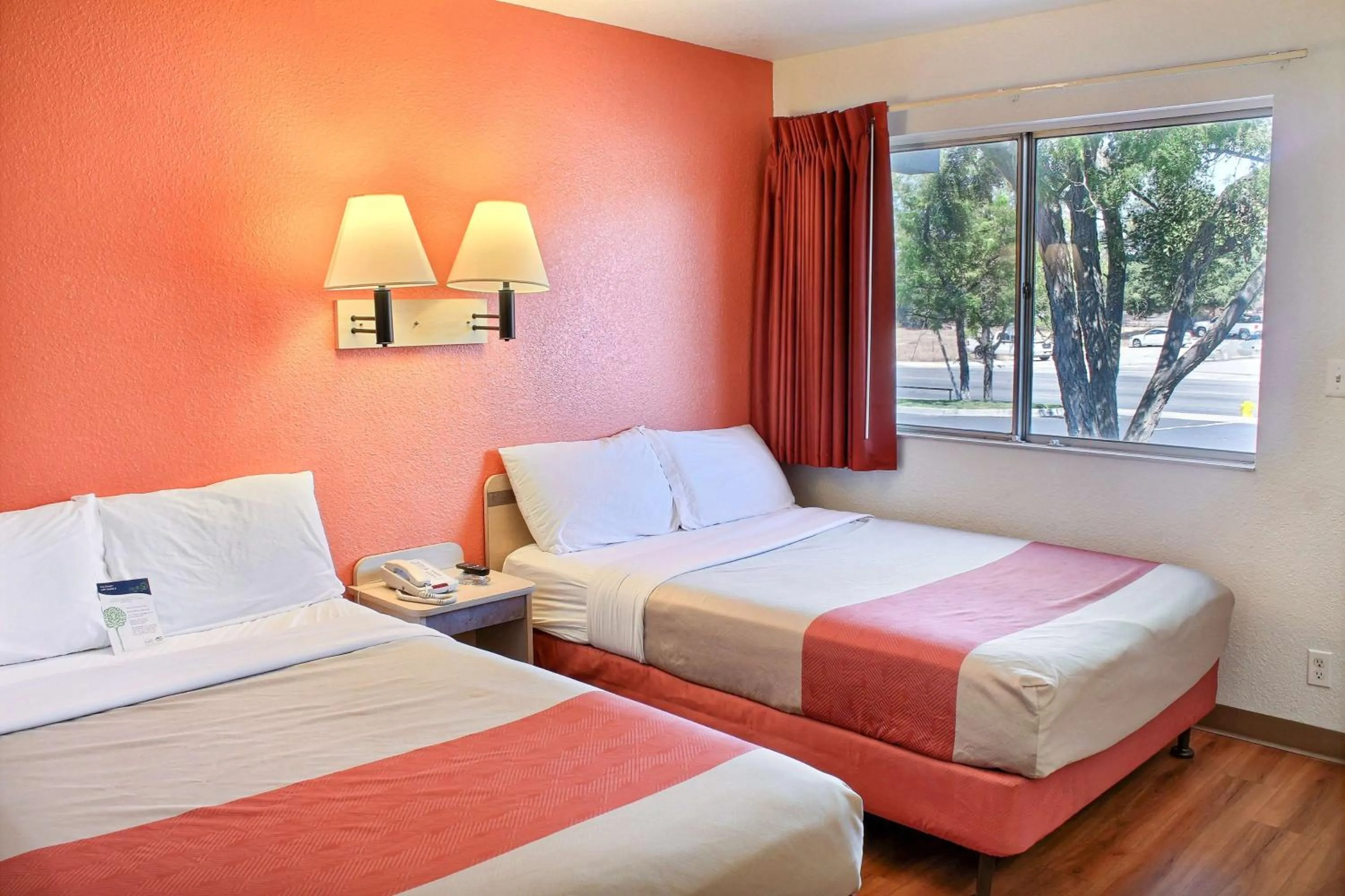 Other, Bed in Motel 6-Atascadero, CA