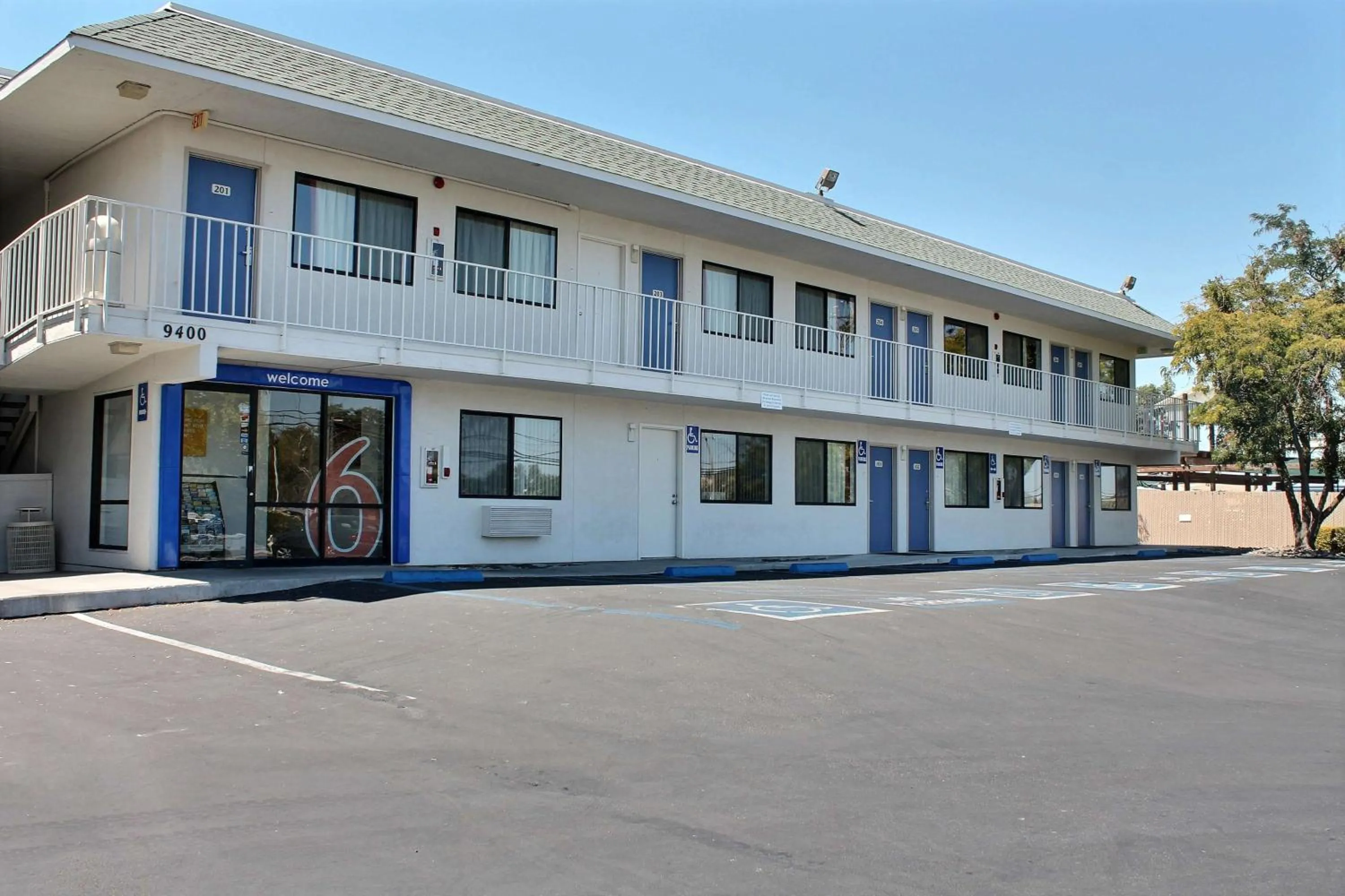 Property building in Motel 6-Atascadero, CA