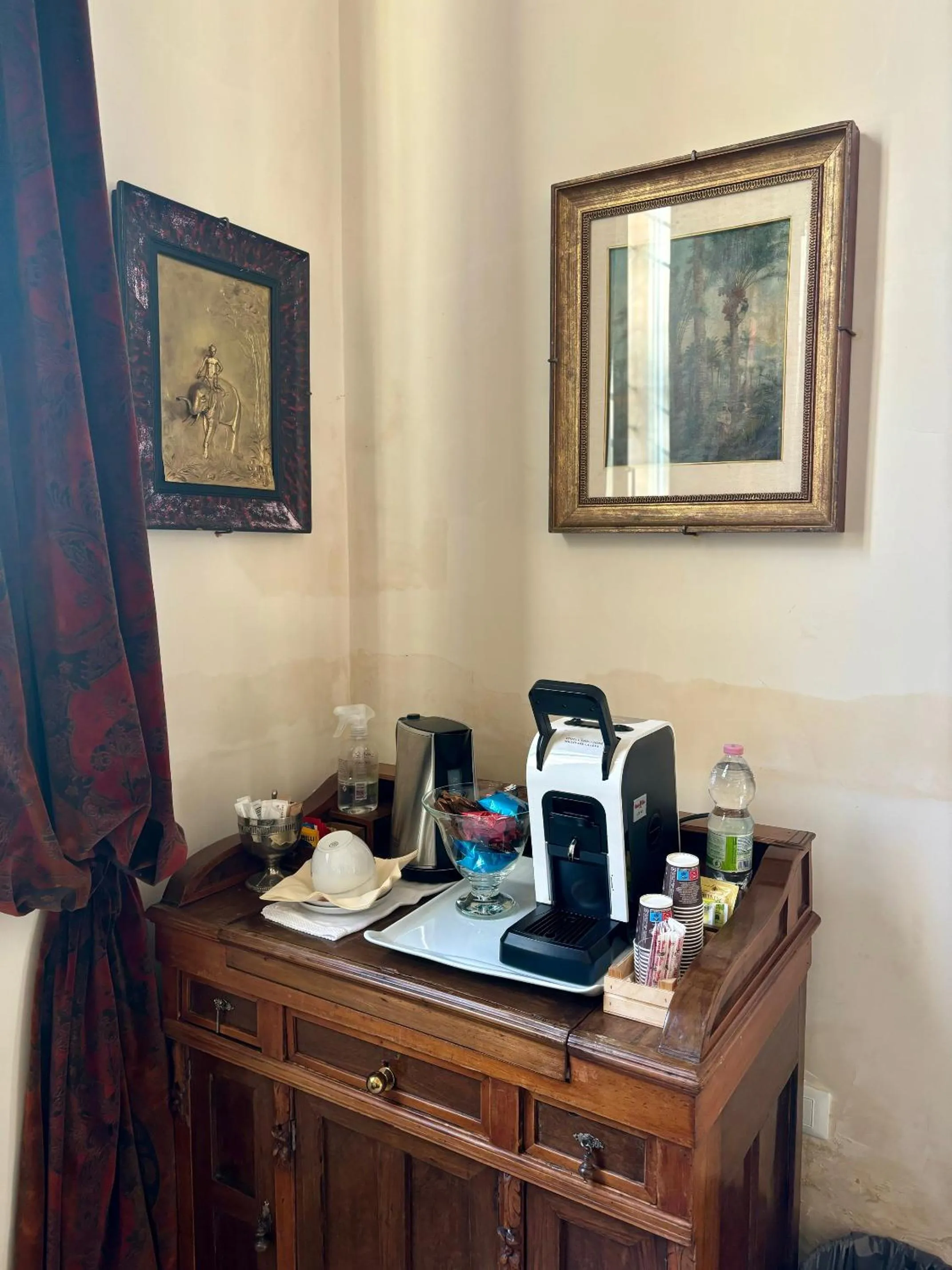 Communal lounge/ TV room in Locanda di Casa Spadoni