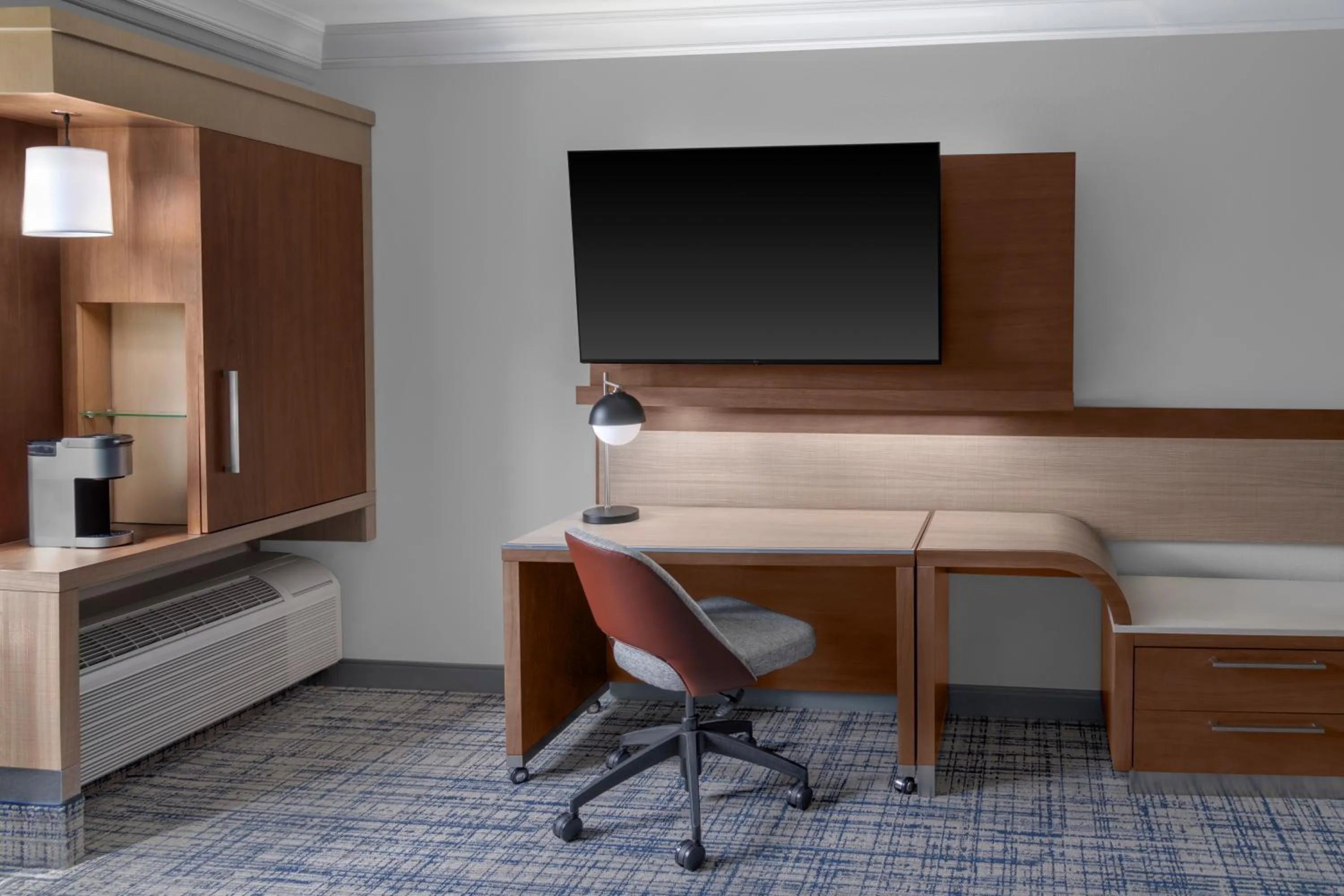 TV and multimedia in Courtyard Palo Alto Los Altos