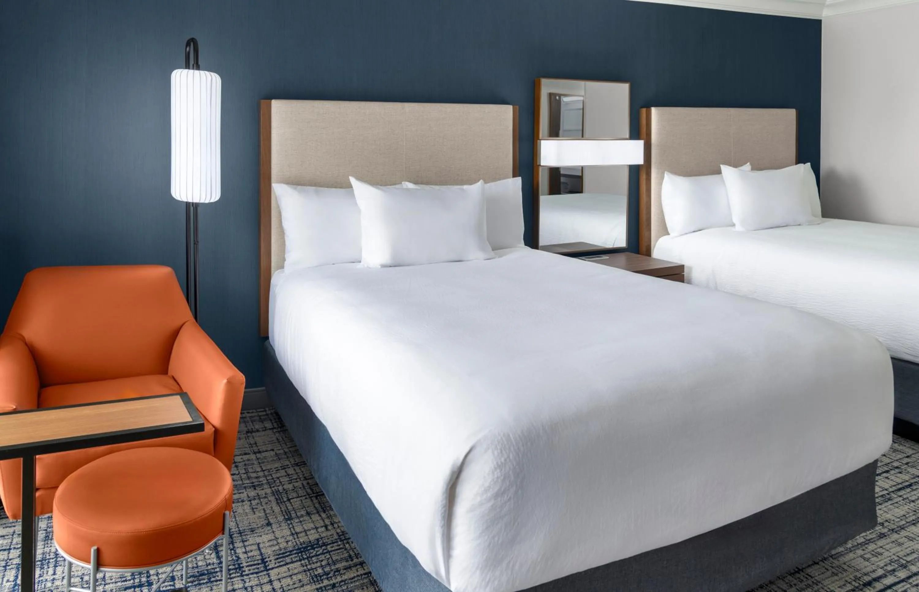 Bedroom, Bed in Courtyard Palo Alto Los Altos