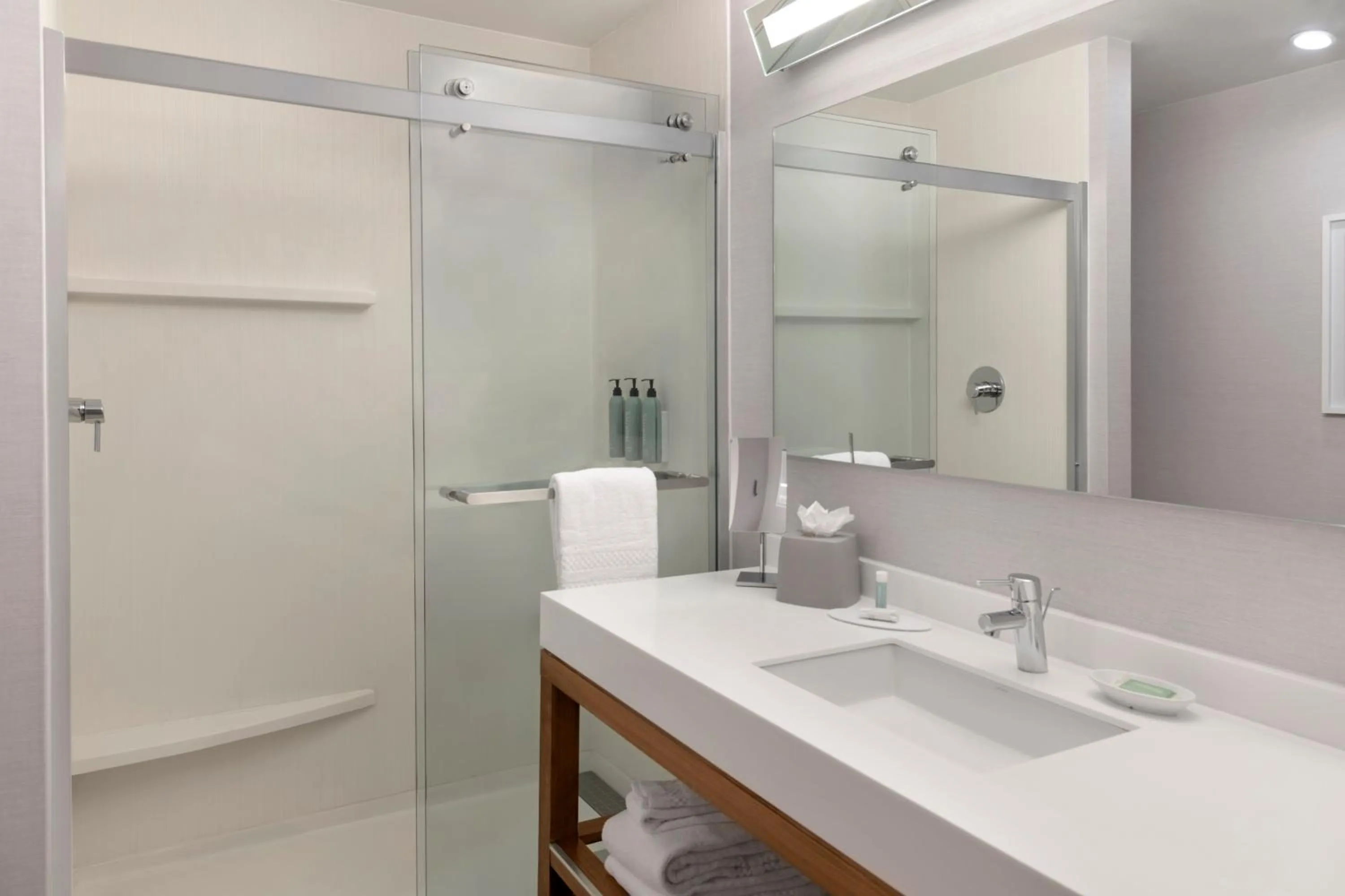 Bathroom in Courtyard Palo Alto Los Altos