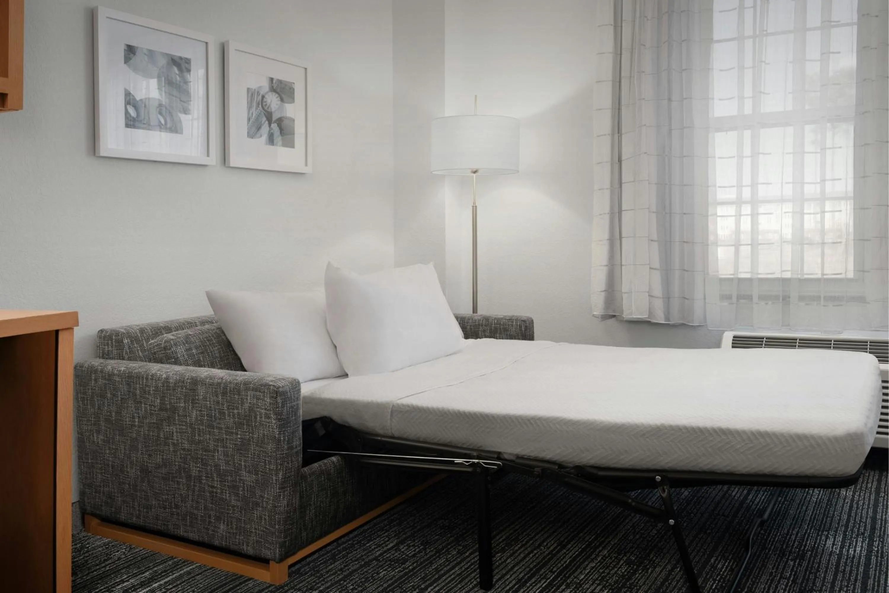 Bedroom, Bed in TownePlace Suites Suffolk Chesapeake