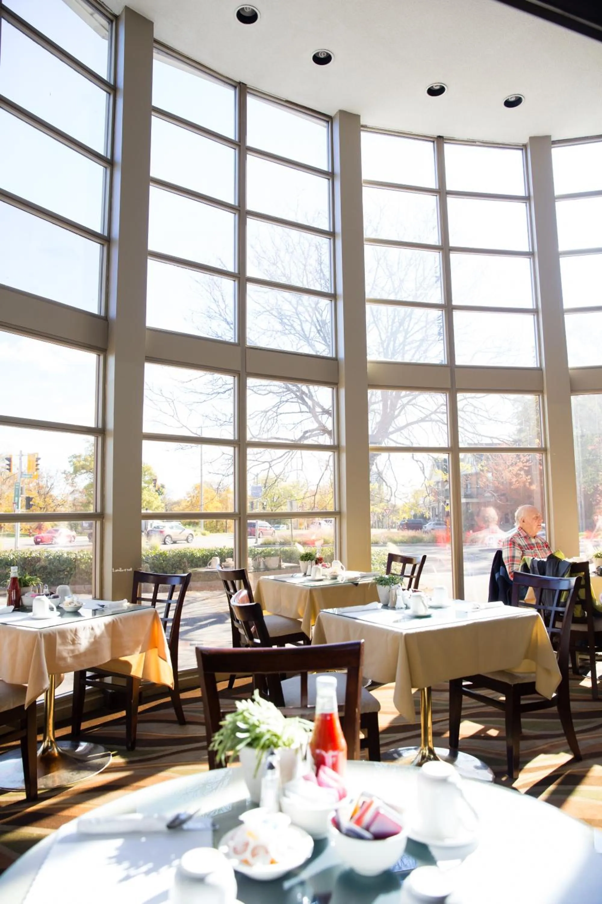 Restaurant/places to eat in Admiral Inn Hamilton