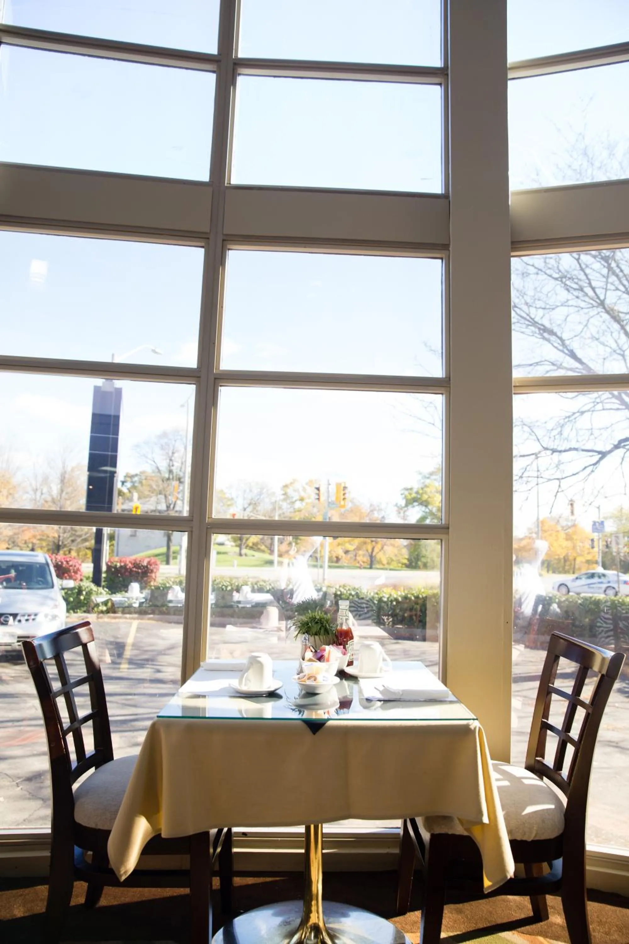 Restaurant/places to eat in Admiral Inn Hamilton