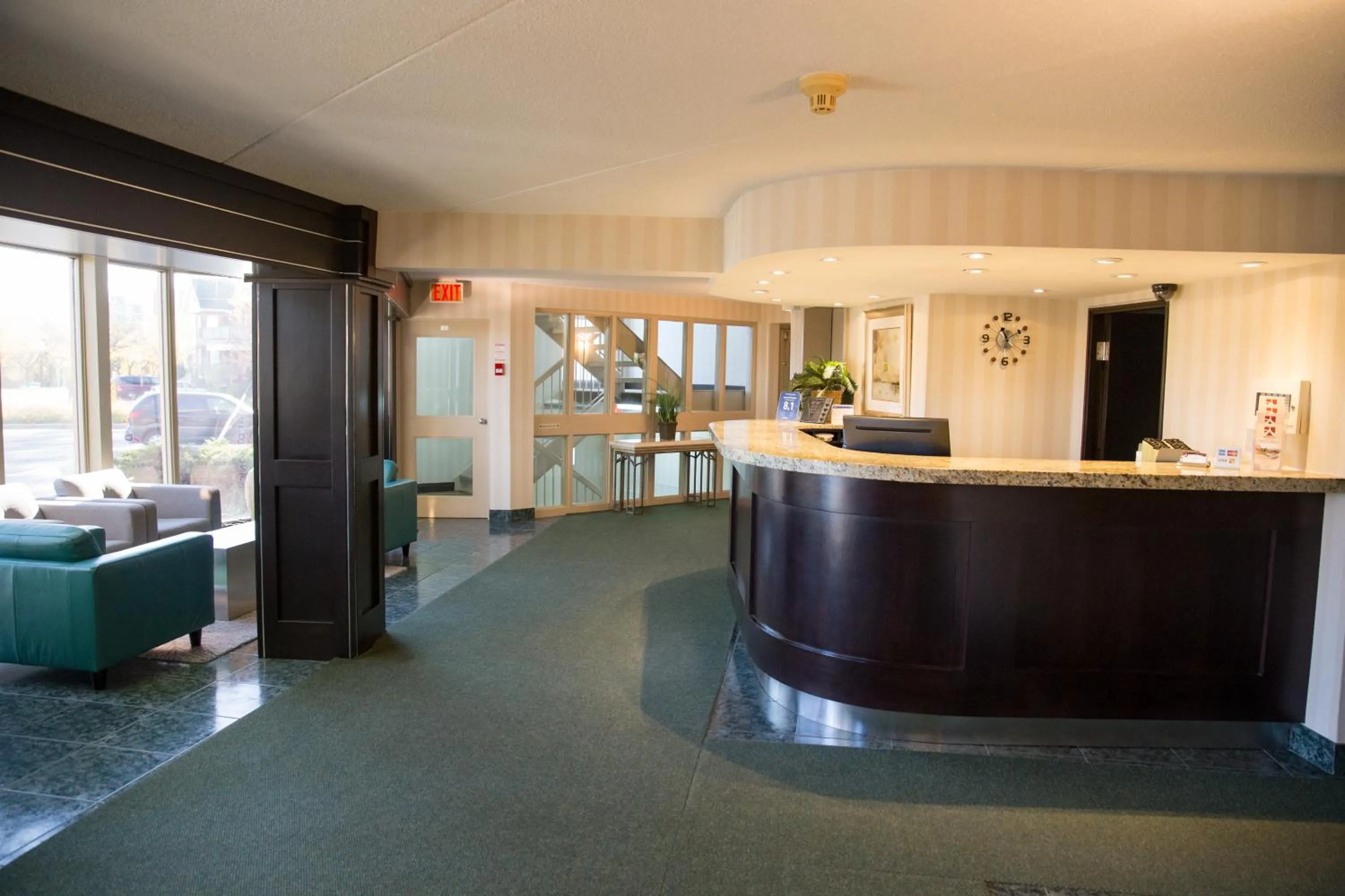 Lobby or reception in Admiral Inn Hamilton