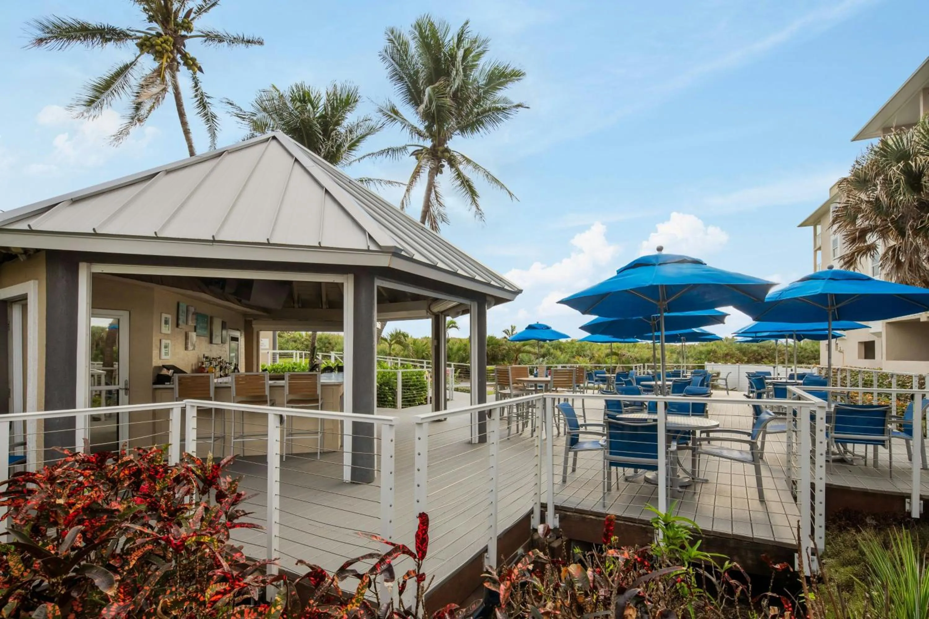 Lounge or bar in Marriott Hutchinson Island Resort & Beach Villas, Golf & Marina