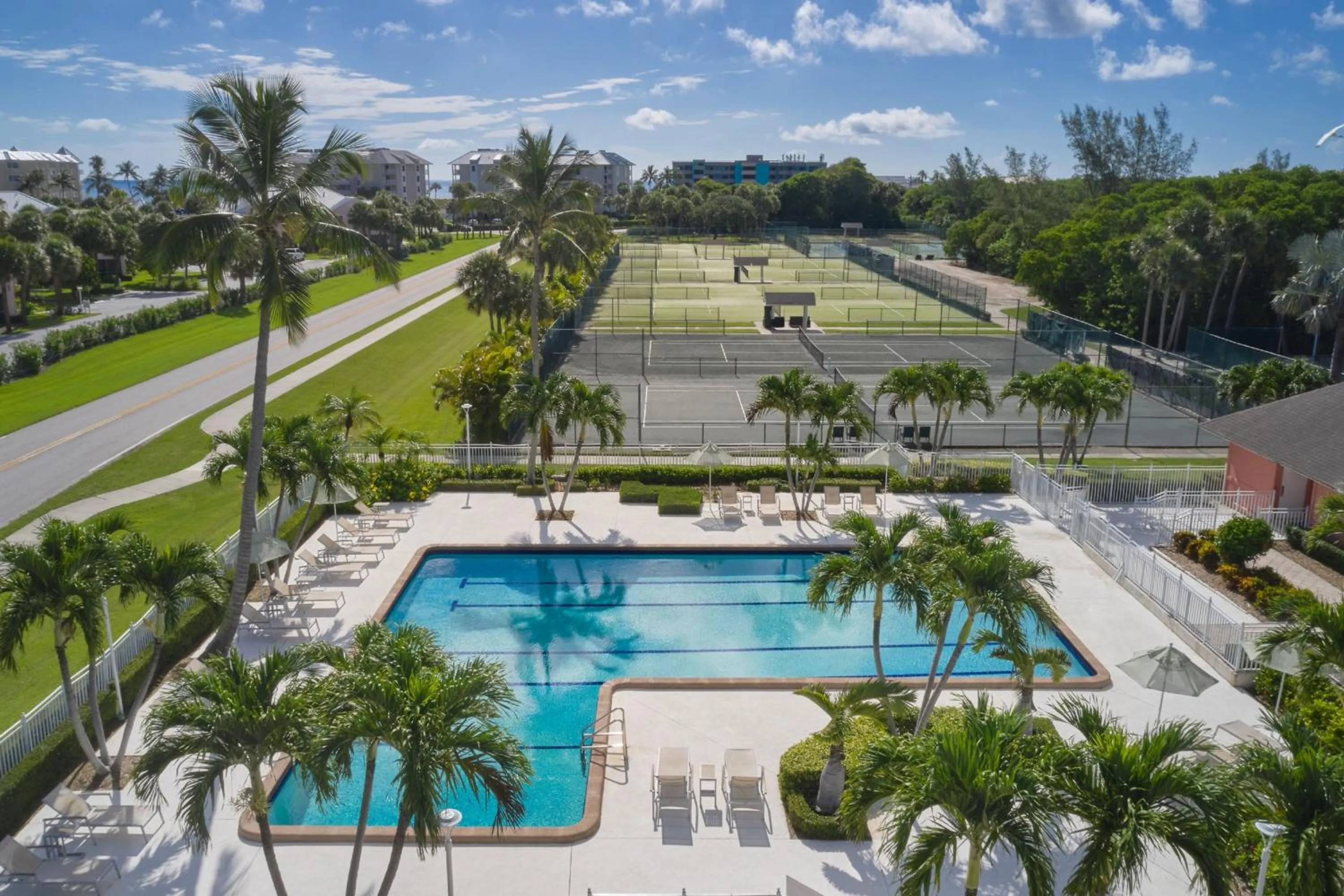Swimming pool in Marriott Hutchinson Island Resort & Beach Villas, Golf & Marina