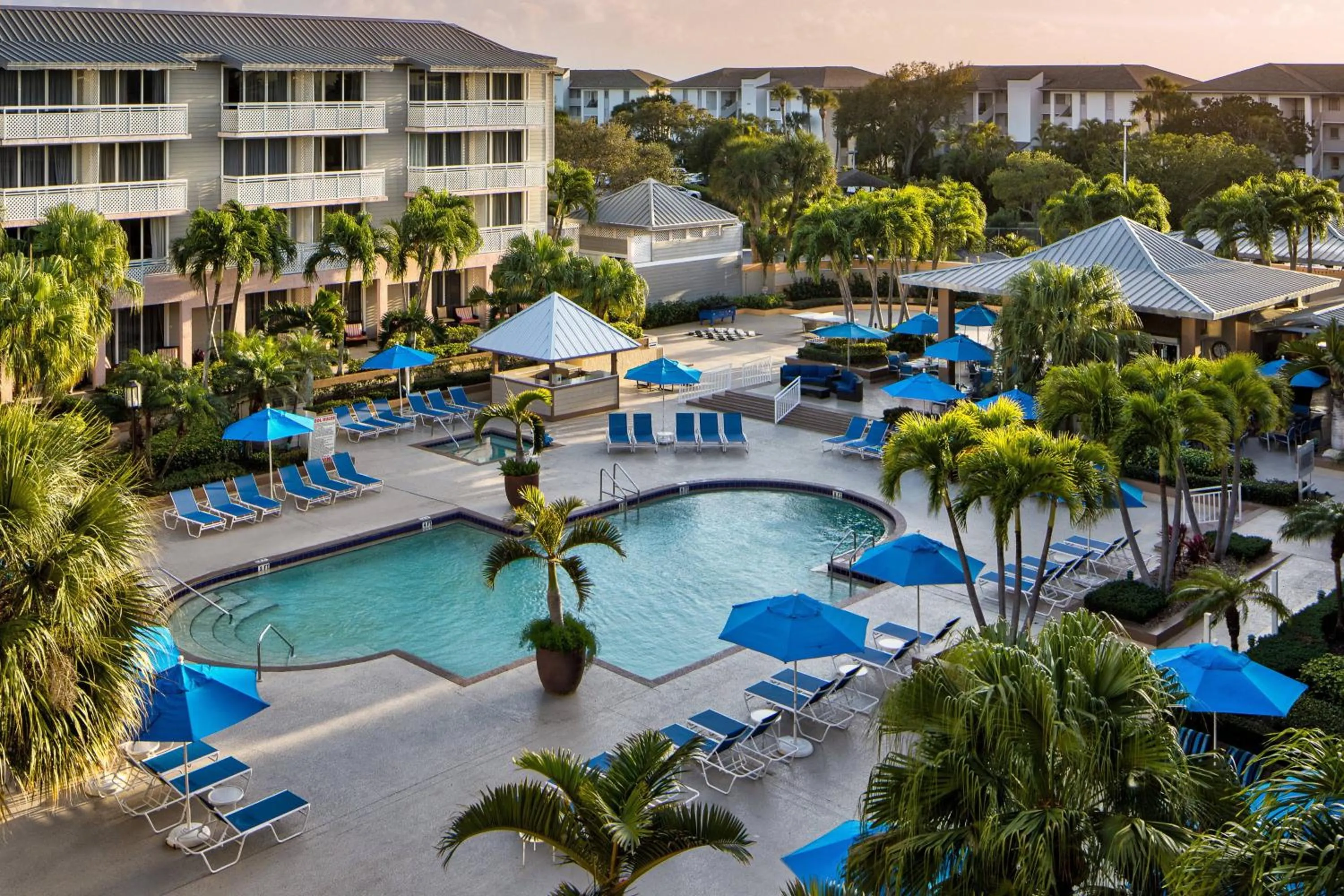Swimming pool in Marriott Hutchinson Island Resort & Beach Villas, Golf & Marina
