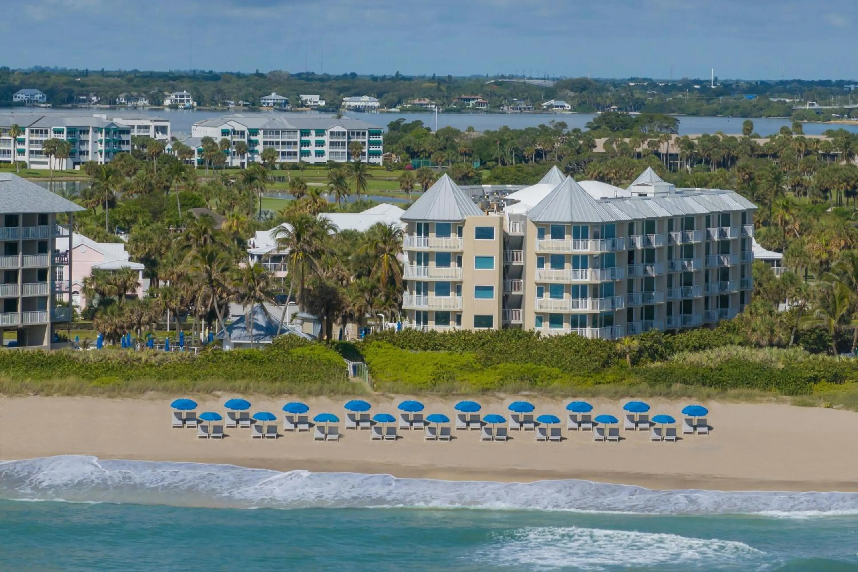 Property building in Marriott Hutchinson Island Resort & Beach Villas, Golf & Marina