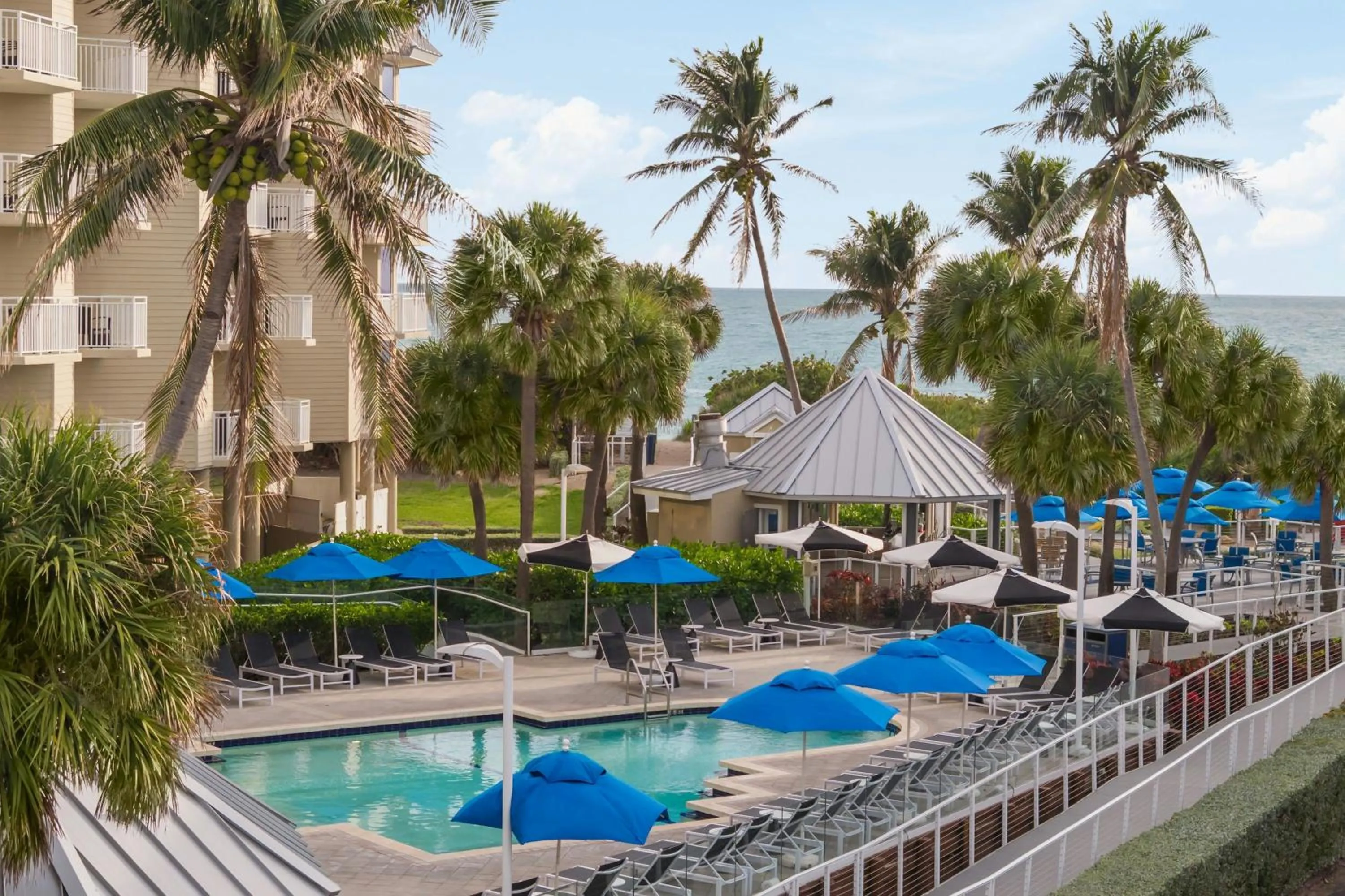 Swimming pool in Marriott Hutchinson Island Resort & Beach Villas, Golf & Marina