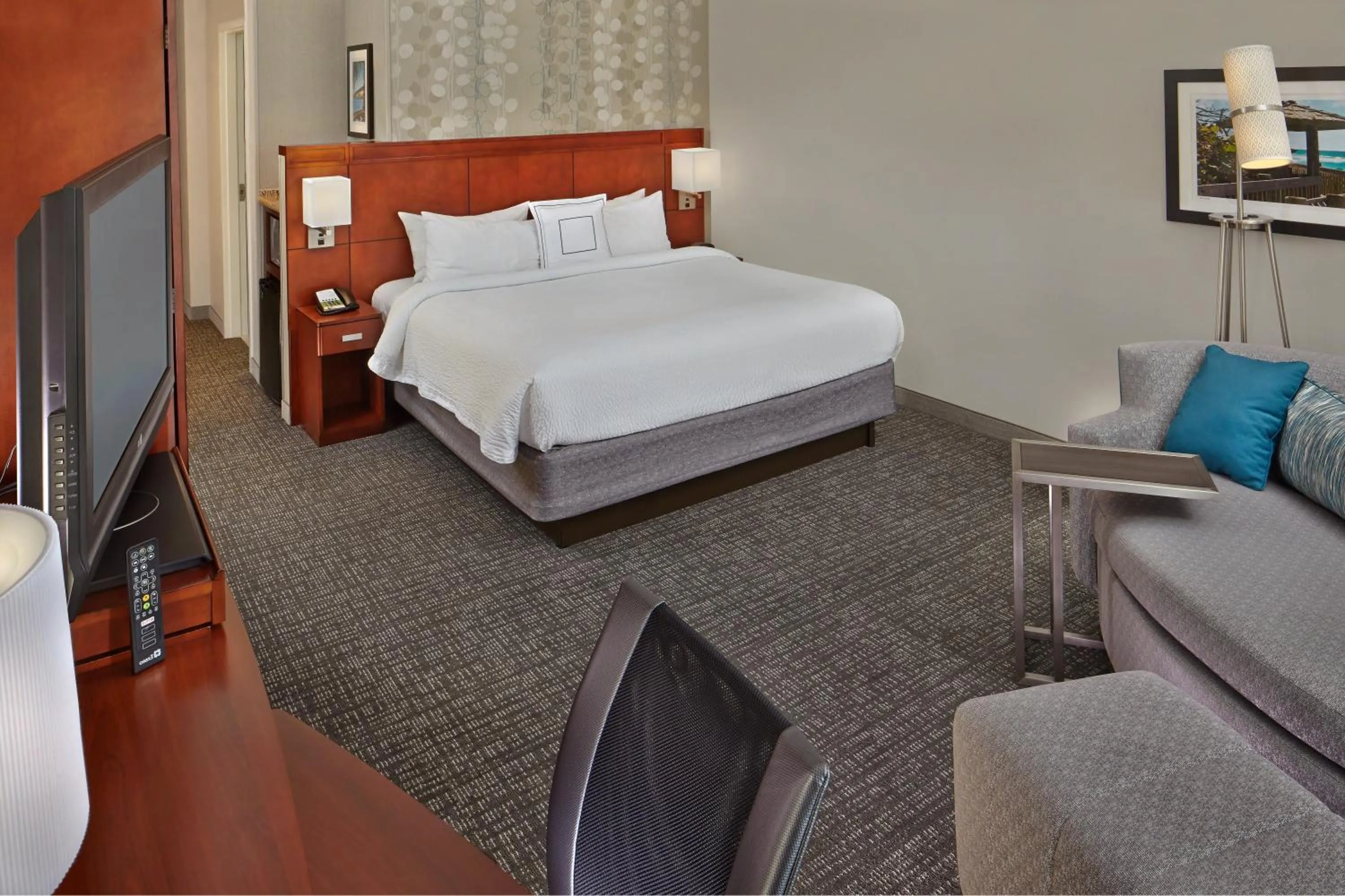 Bedroom, Bed in Courtyard by Marriott Stuart