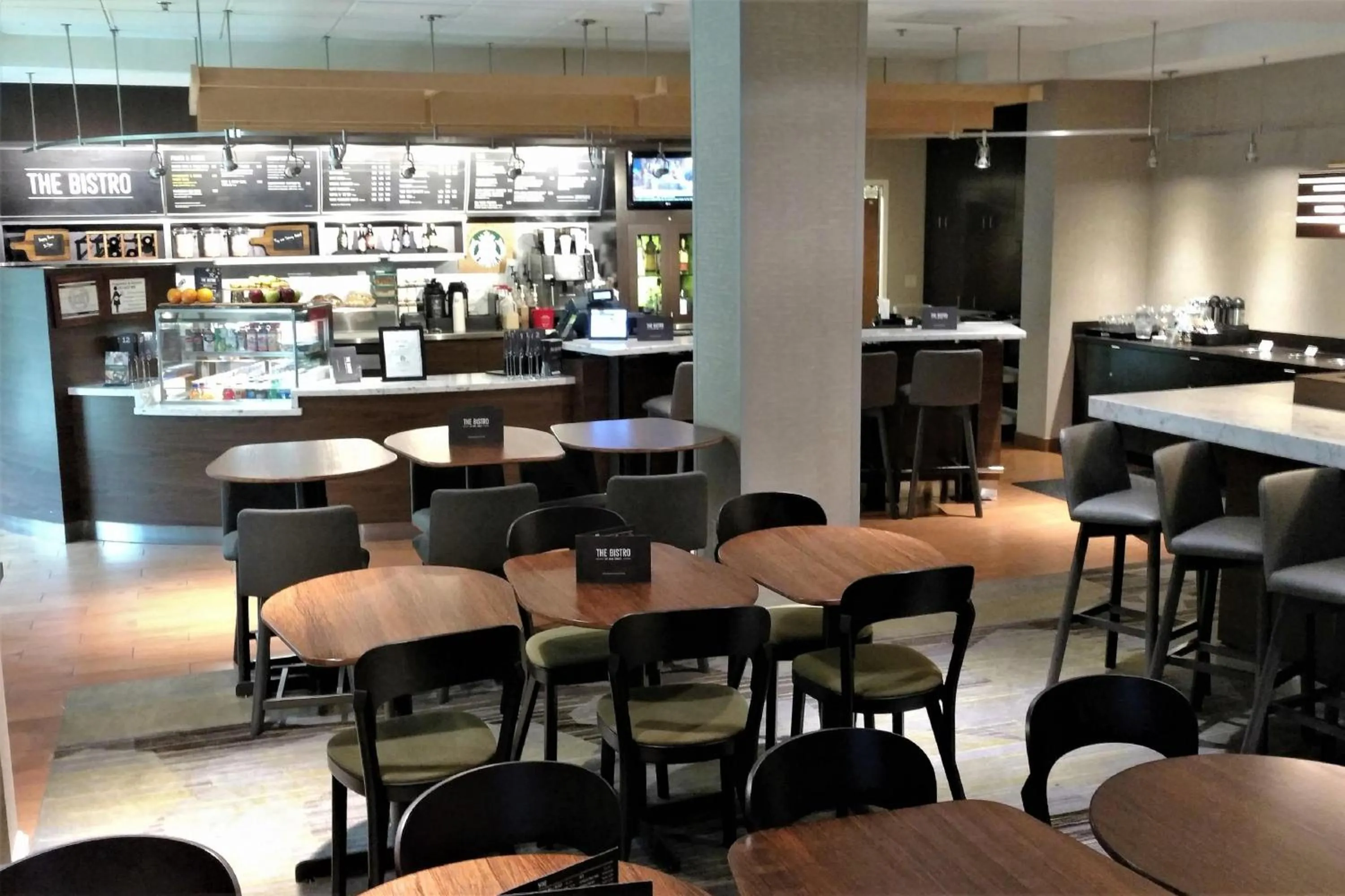 Restaurant/places to eat in Courtyard by Marriott Portland Tigard