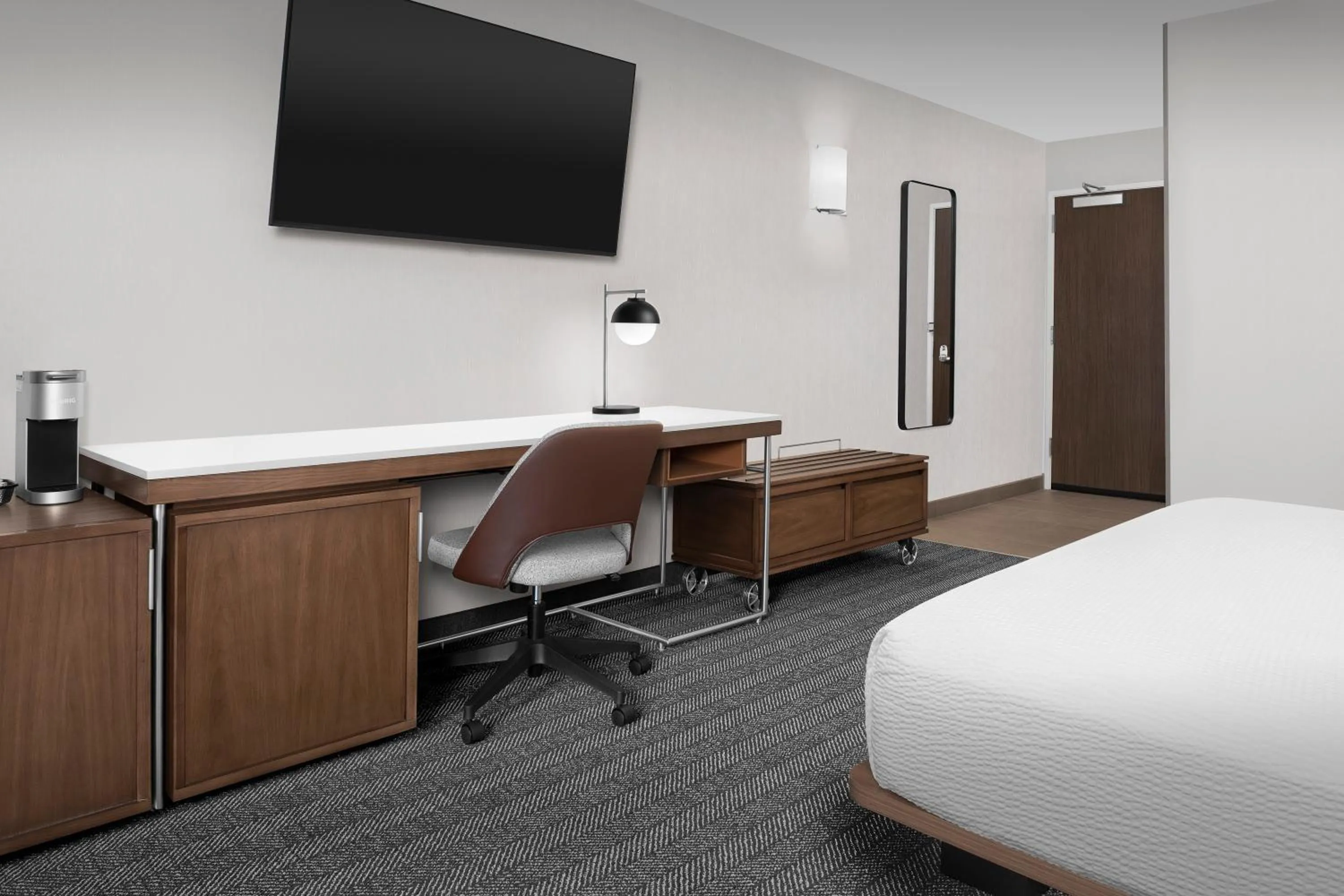 Bedroom, Bed in Courtyard by Marriott Portland Tigard