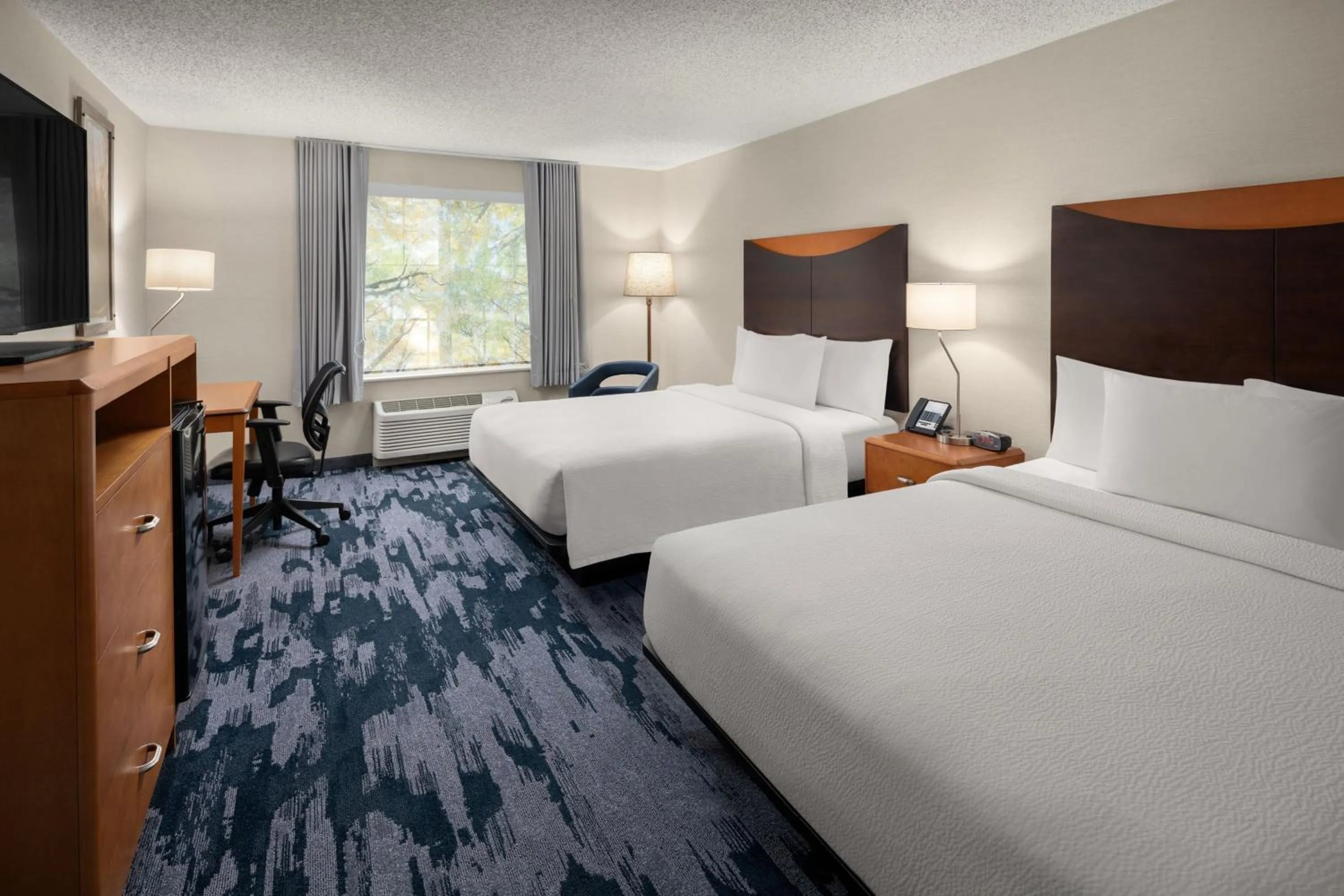 Photo of the whole room, Bed in Fairfield Inn & Suites Portland West Beaverton