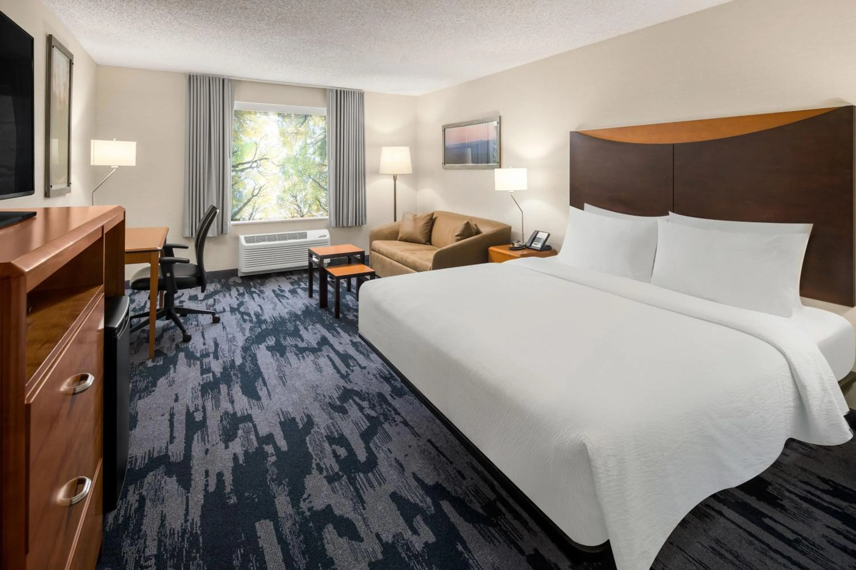 Photo of the whole room, Bed in Fairfield Inn & Suites Portland West Beaverton